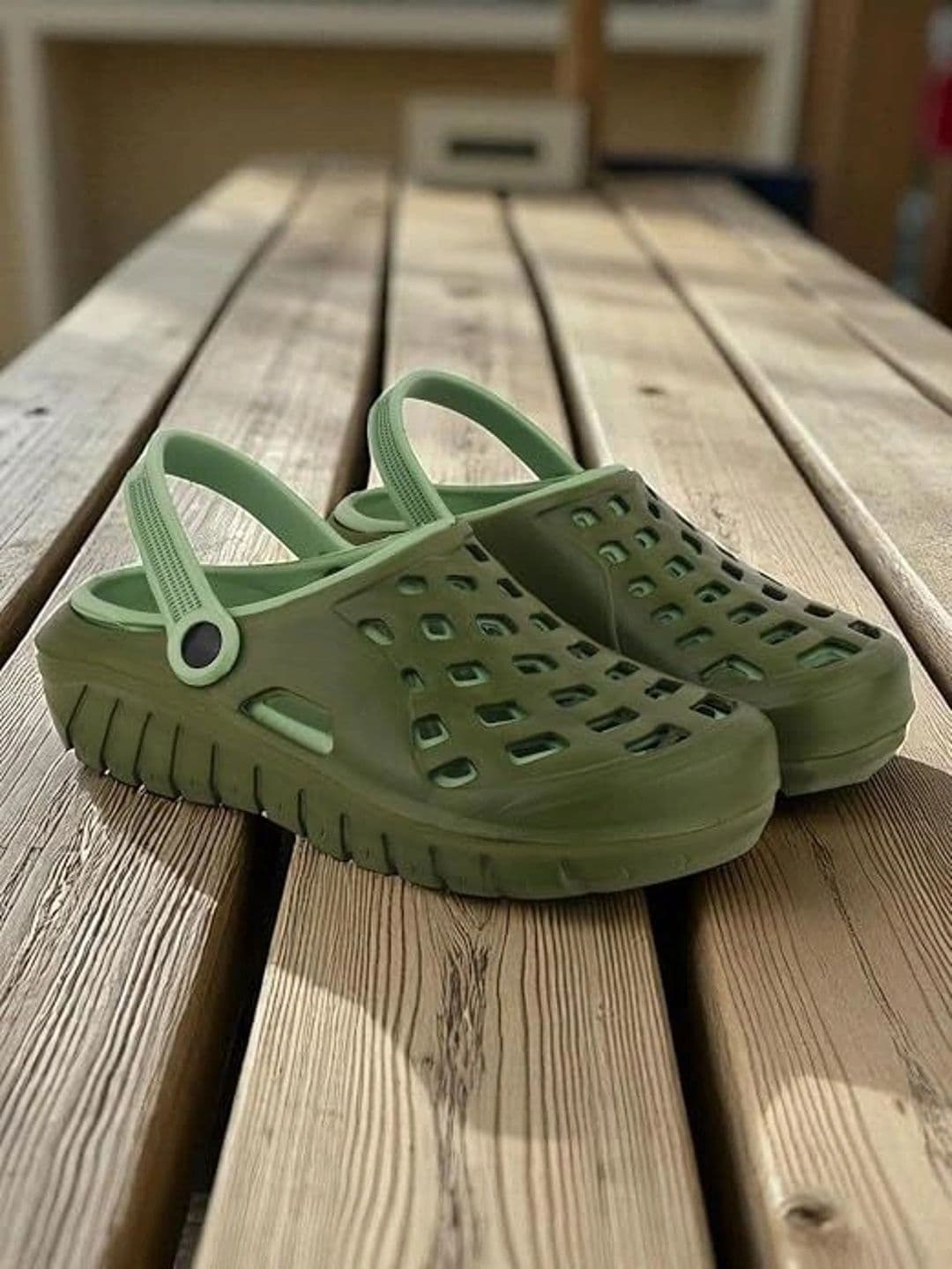 Trump Men Green Flip Flops Clogs - view 1