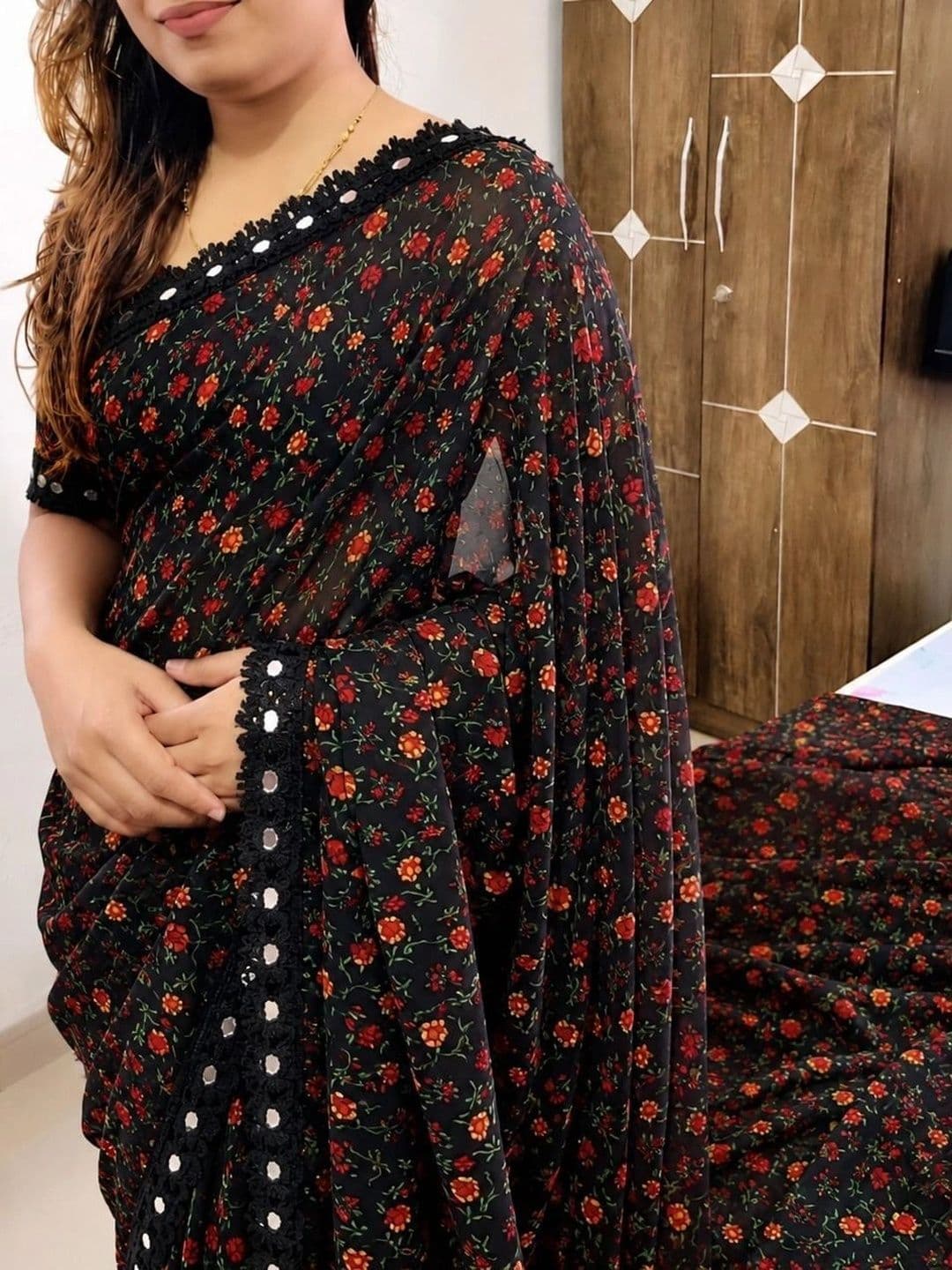 RENBRIZA Embellished Poly Georgette Saree thumbnail 4