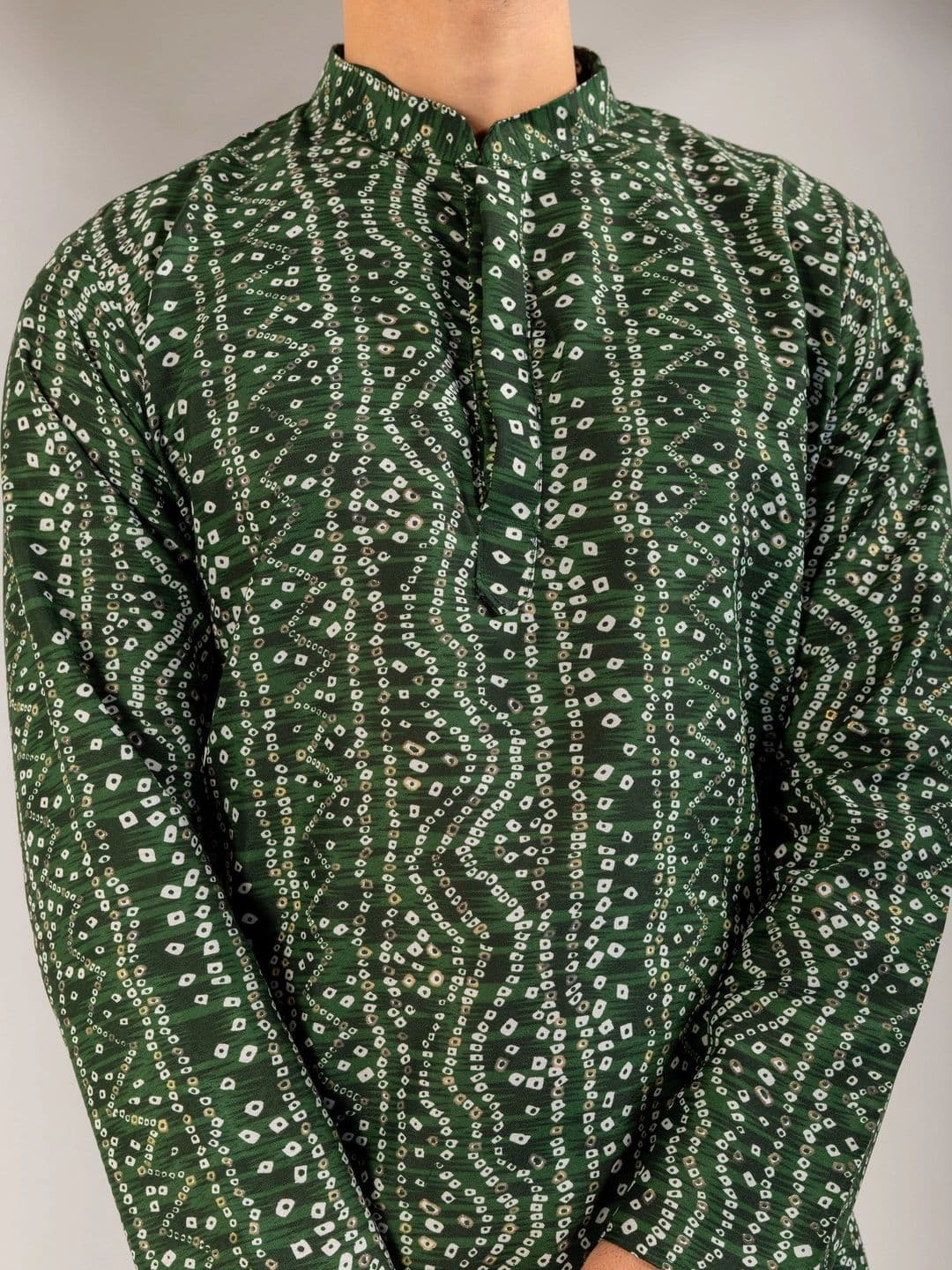 ADHIRAJAN Men Bandhani Printed Kurta thumbnail 2