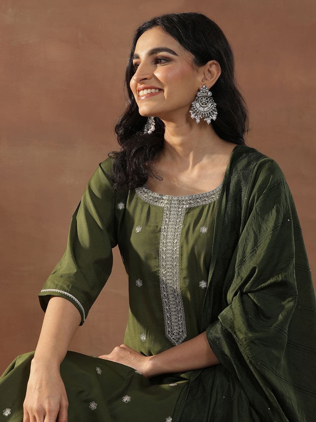 Gerua By Libas Women Floral Embroidered Regular Sequinned Kurta with Trousers & With Dupatta thumbnail 6