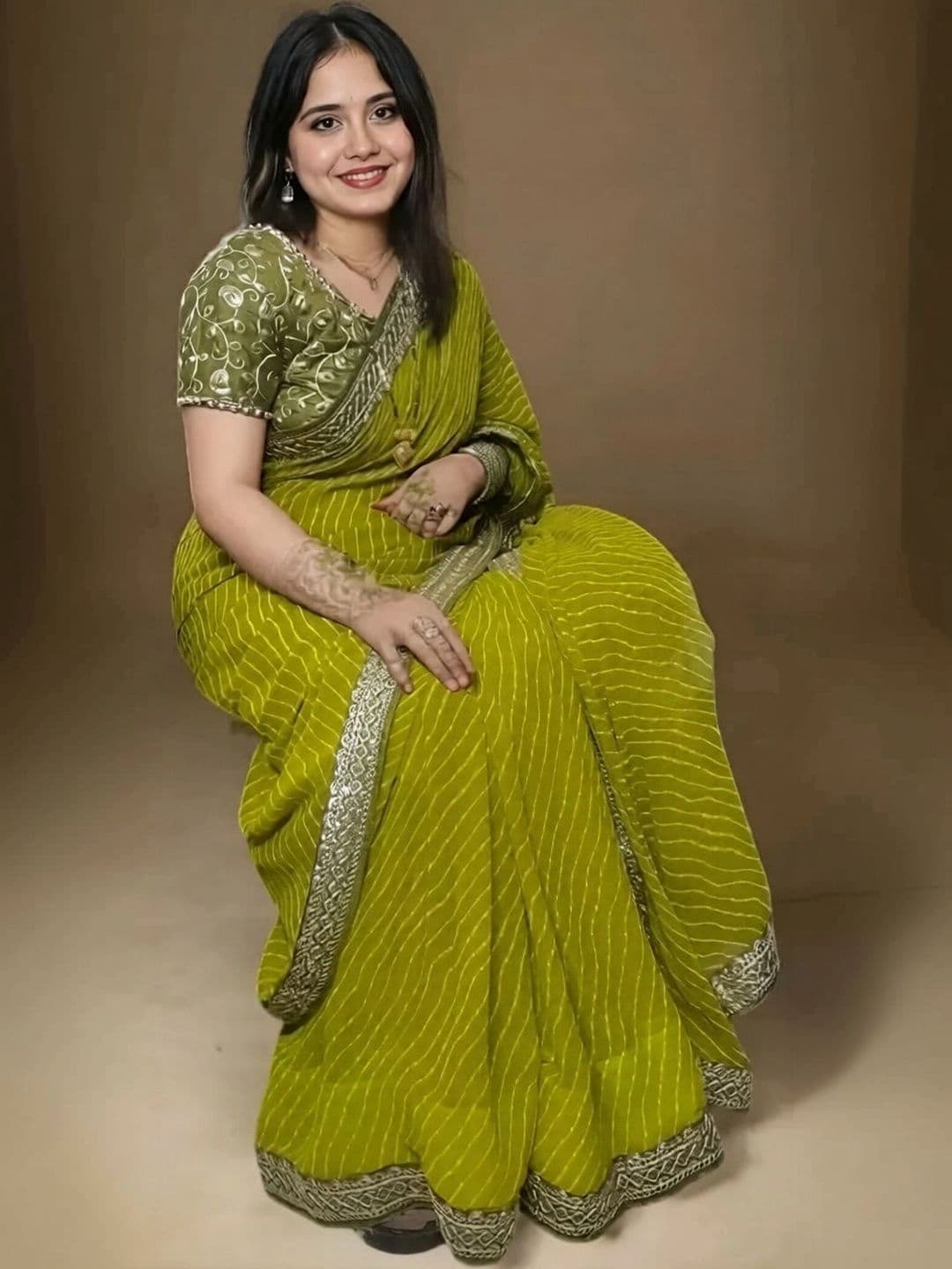 RENBRIZA Leheriya Zari Poly Georgette Saree thumbnail 4
