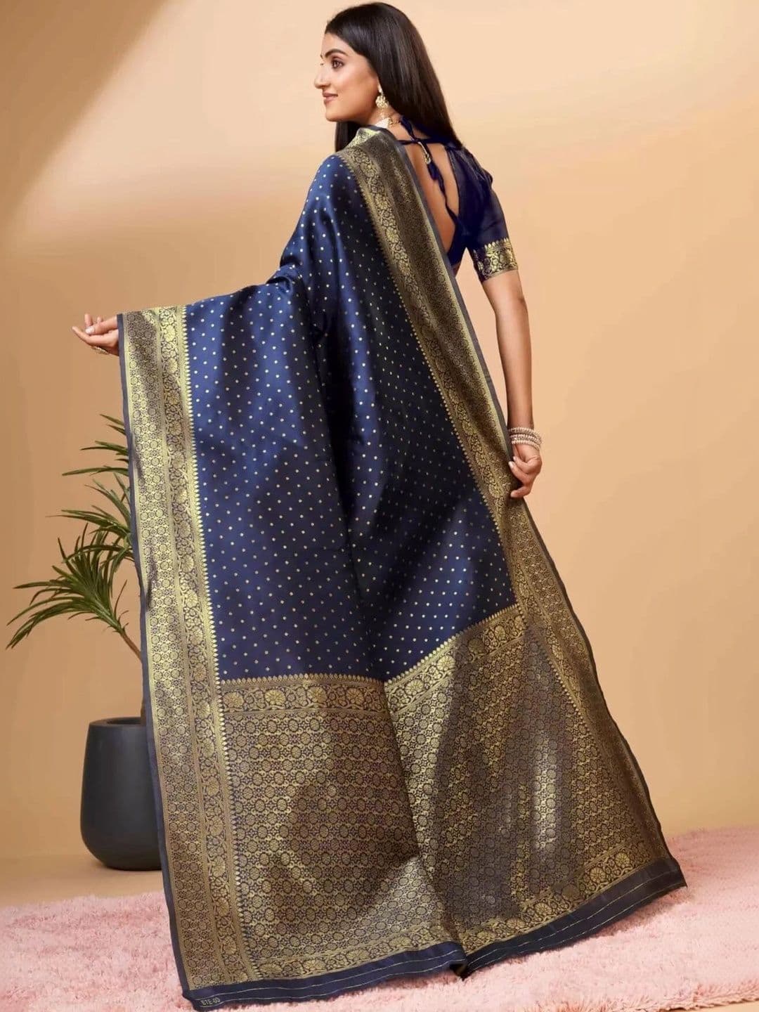 VS MALL Ethnic Motifs Zari Banarasi Saree thumbnail 5