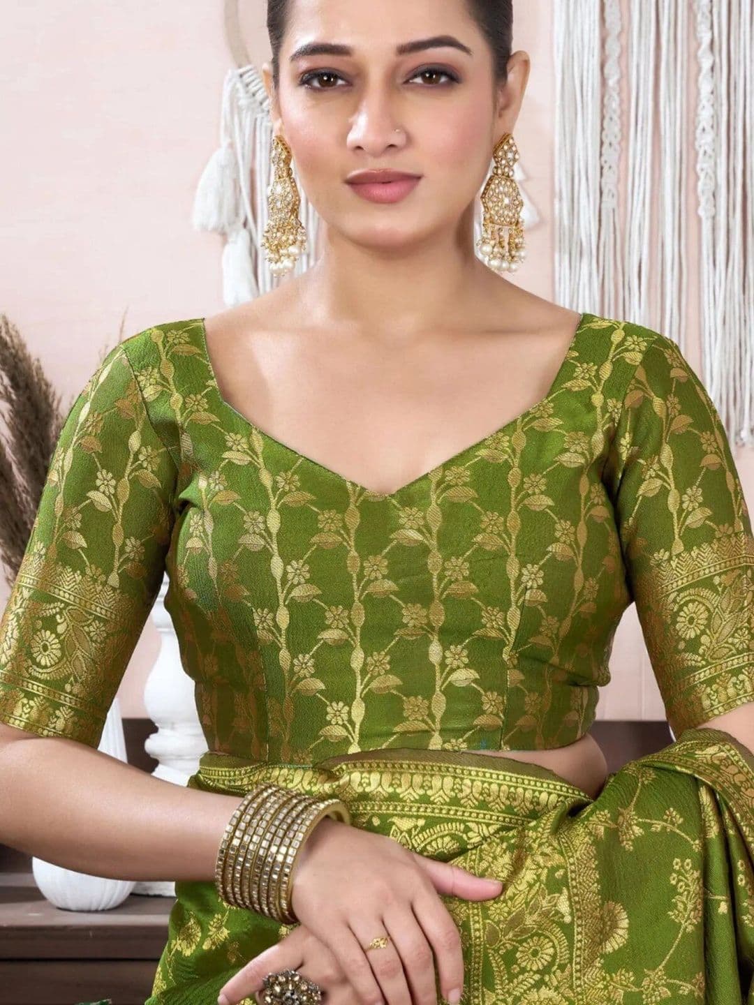 VS MALL Ethnic Motifs Zari Banarasi Saree thumbnail 2