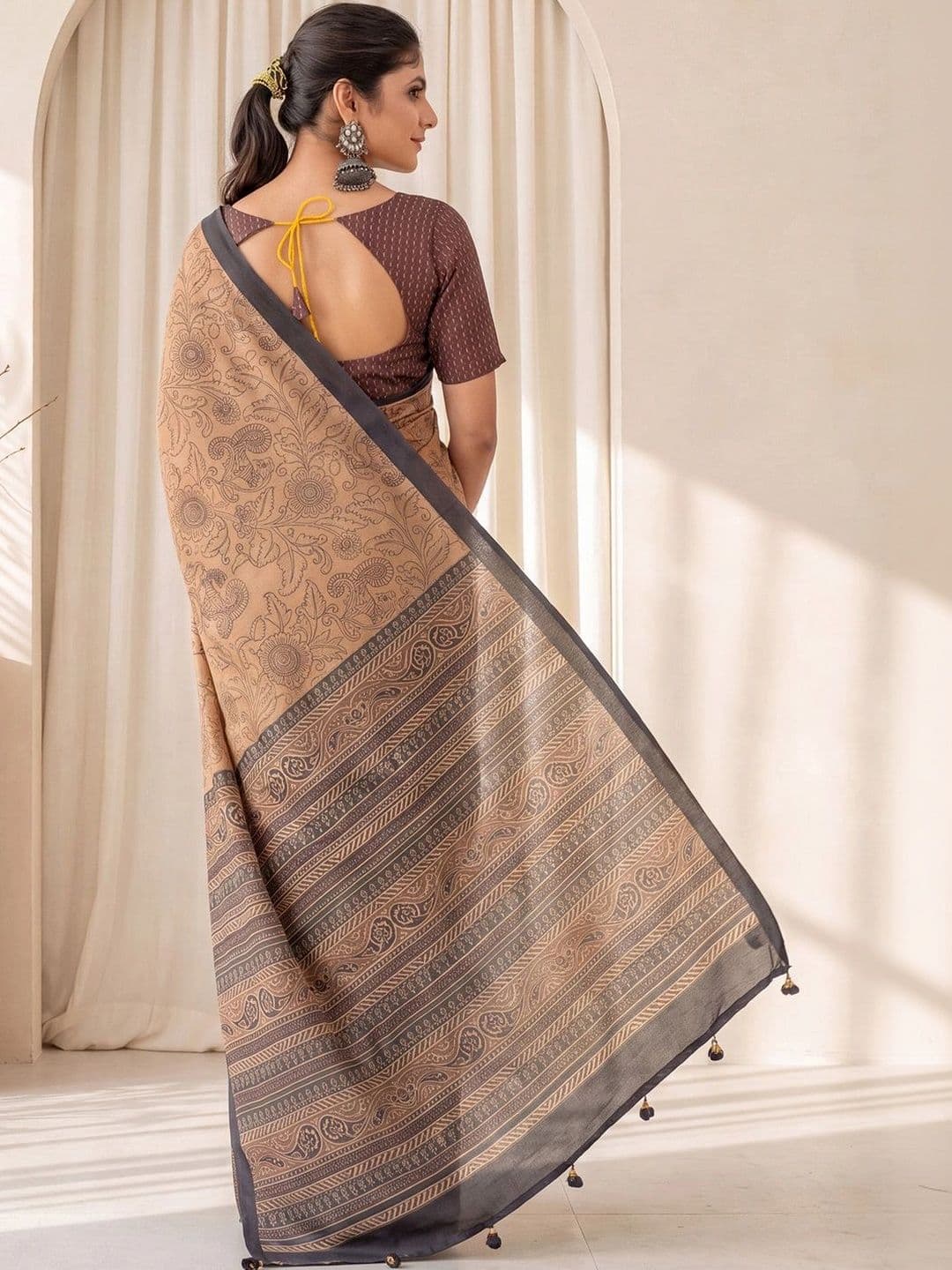 Anouk Floral Silk Blend Designer Block Print Saree thumbnail 5