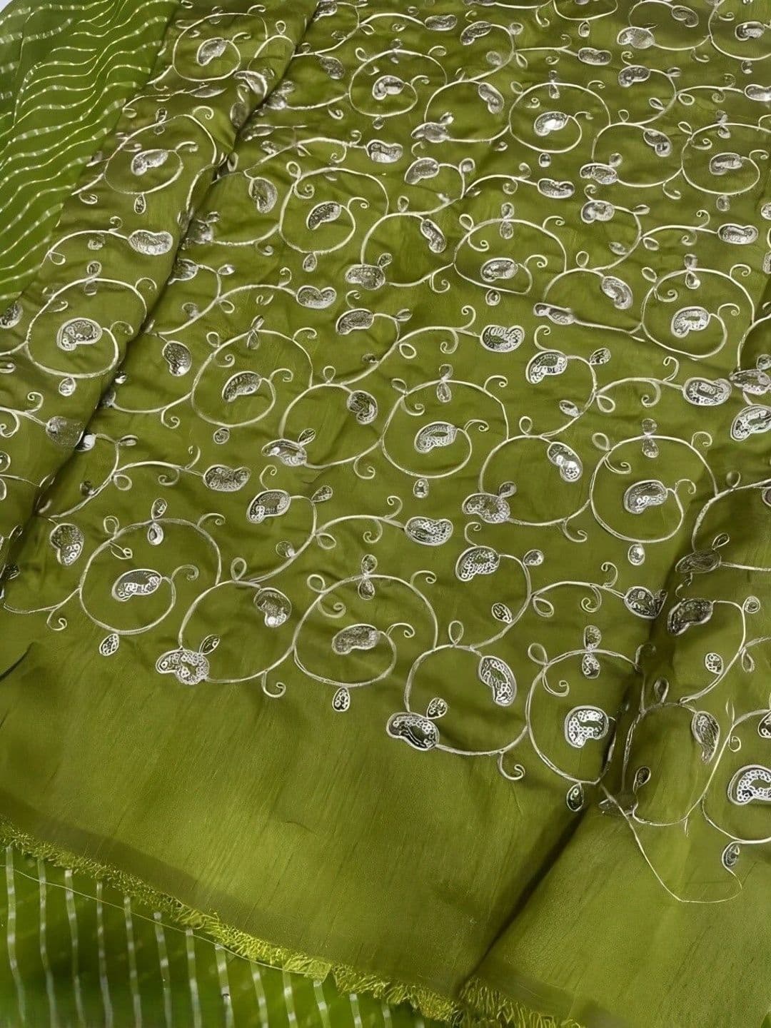 RENBRIZA Striped Embroidered Poly Georgette Saree thumbnail 3
