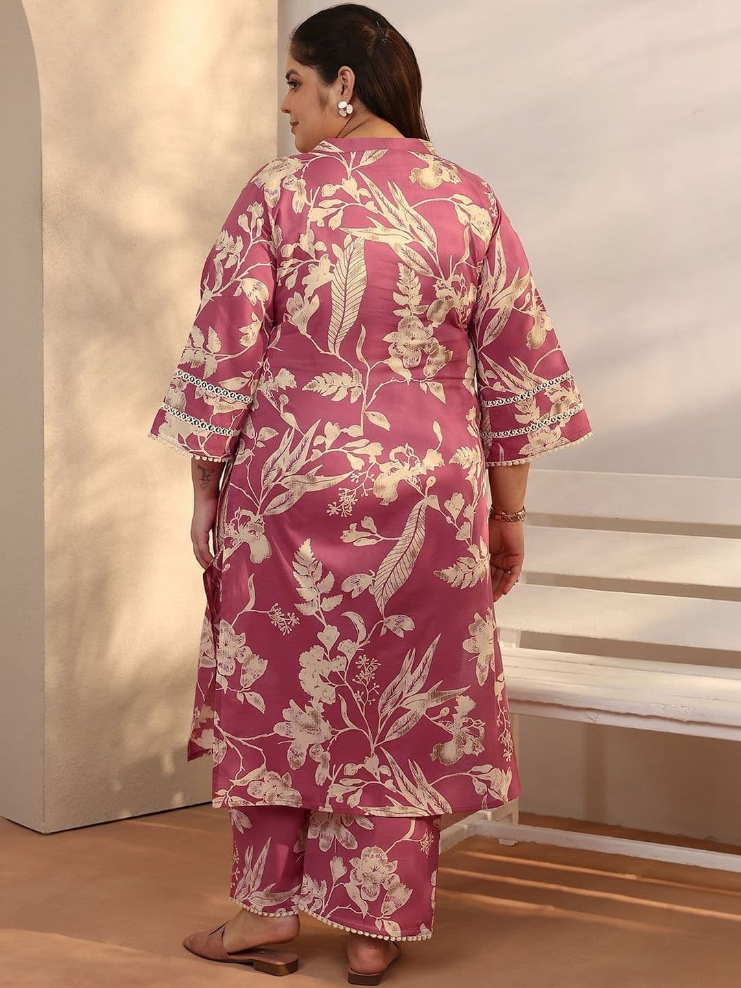 EXTRA LOVE BY LIBAS Plus Size Women Floral Printed Regular Kurta with Trousers thumbnail 6