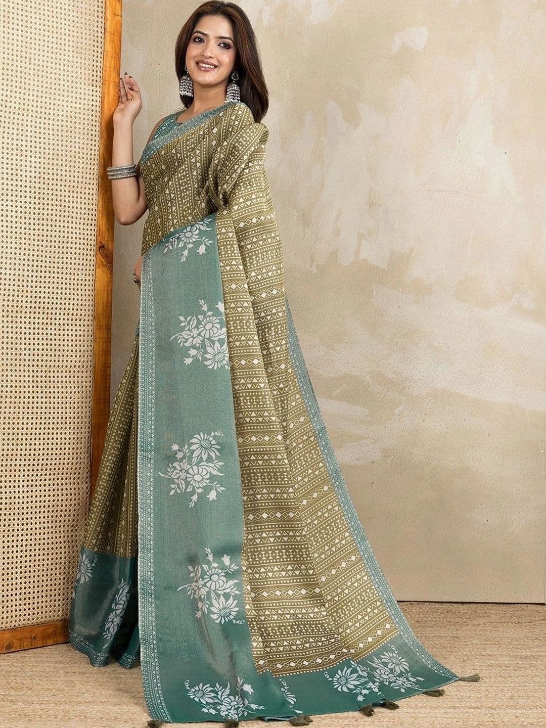 Kesarii Saree thumbnail 7