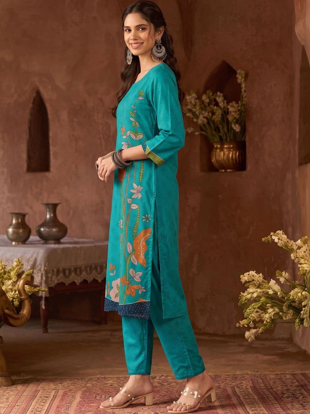 RAGHVENDRA TEXTILES Women Floral Printed Regular Pure Cotton Kurta with Trousers thumbnail 2