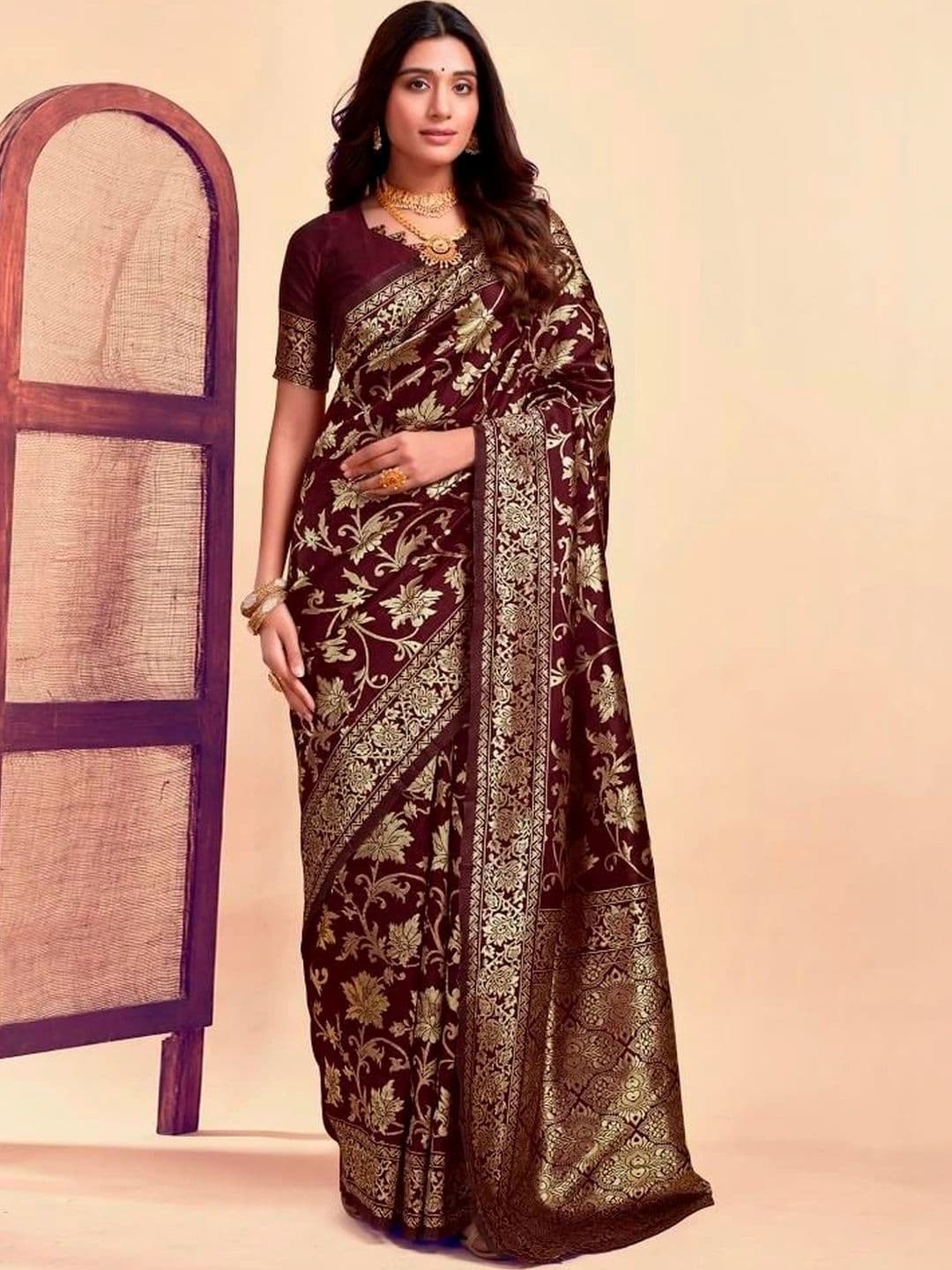wearsquad Woven Design Zari Art Silk Banarasi Saree - view 1