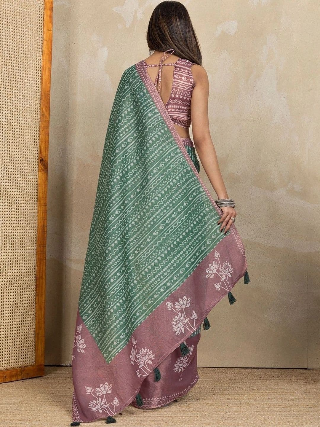 Kesarii Floral Saree thumbnail 6