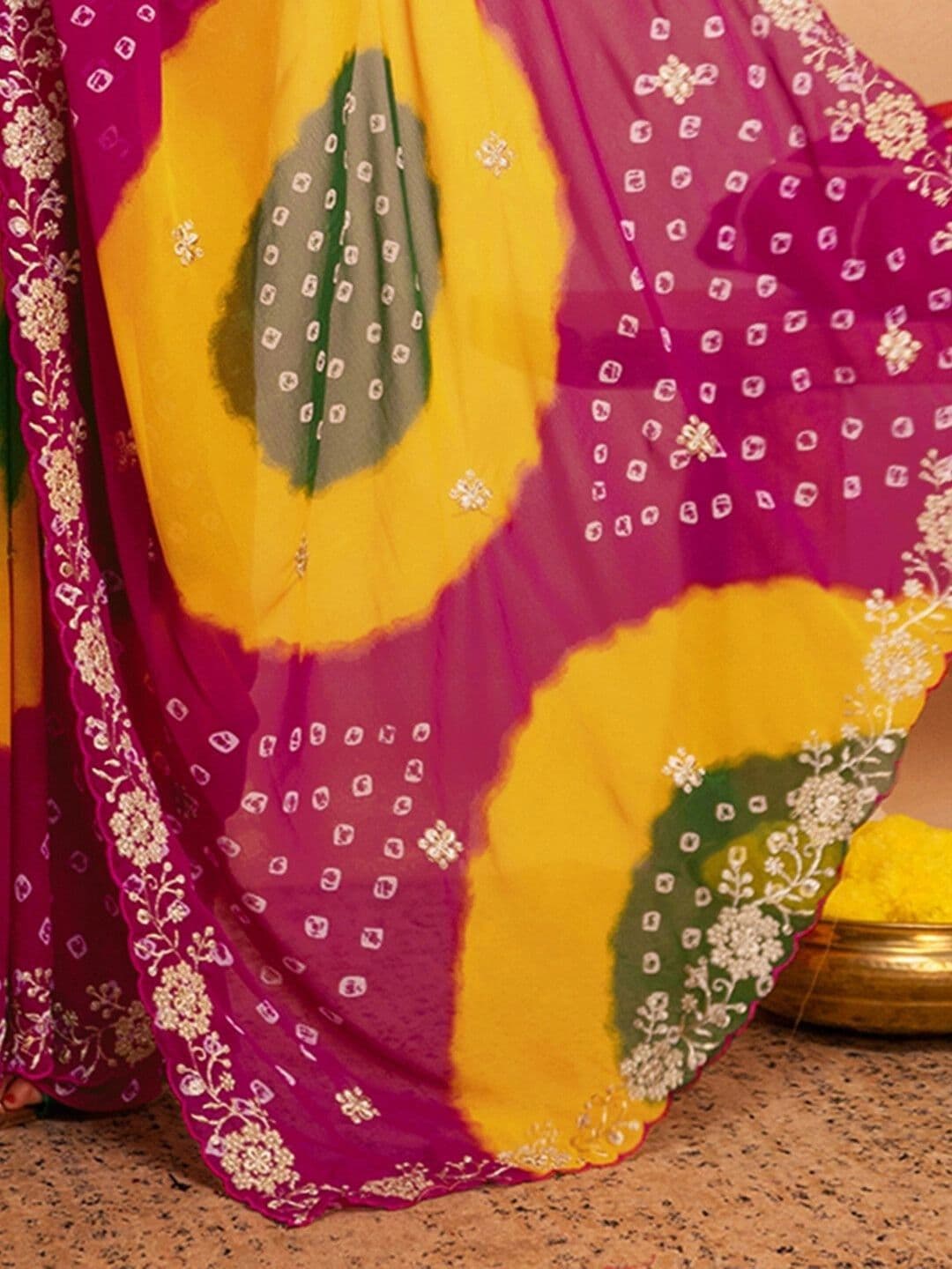 KALINI Bandhani Embroidered Pure Georgette Fusion Bandhani Saree thumbnail 2