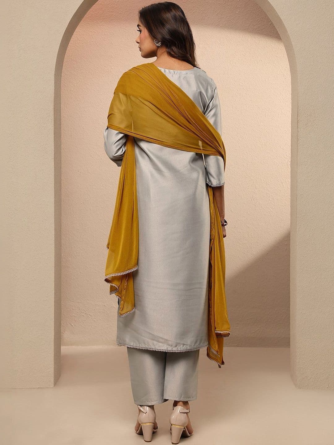 Libas Women Ethnic Motifs Embroidered Regular Thread Work Kurta with Trousers & With Dupatta thumbnail 4
