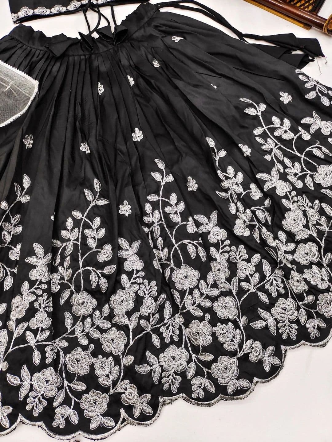 Sangria Girls Embroidered Thread Work Ready to Wear Lehenga & Blouse With Dupatta thumbnail 2