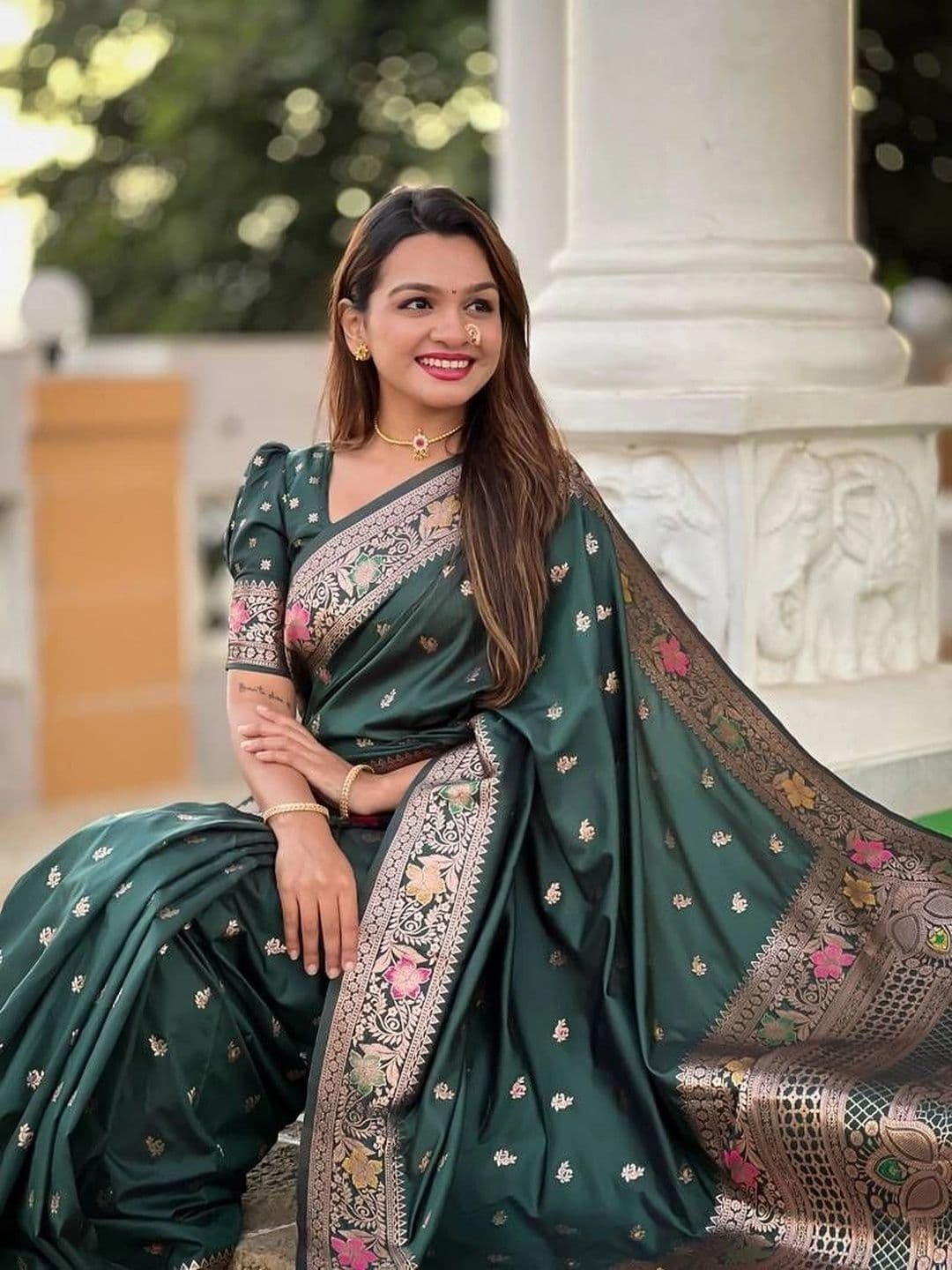 Dreamposhak Woven Design Zari Satin Banarasi Saree thumbnail 2