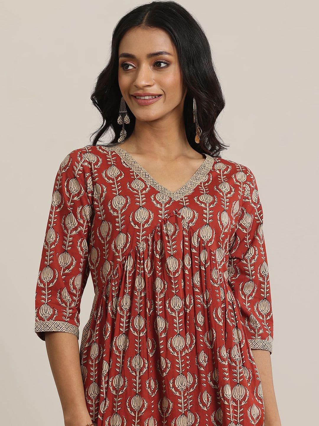 Libas Women Ethnic Motifs Printed Empire Kurta with Trousers thumbnail 6