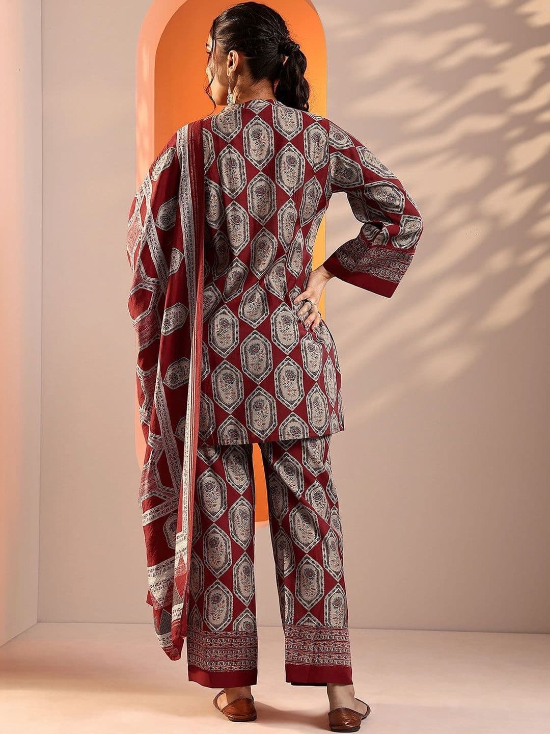Libas Women Printed Regular Kurta with Trousers & With Dupatta thumbnail 2