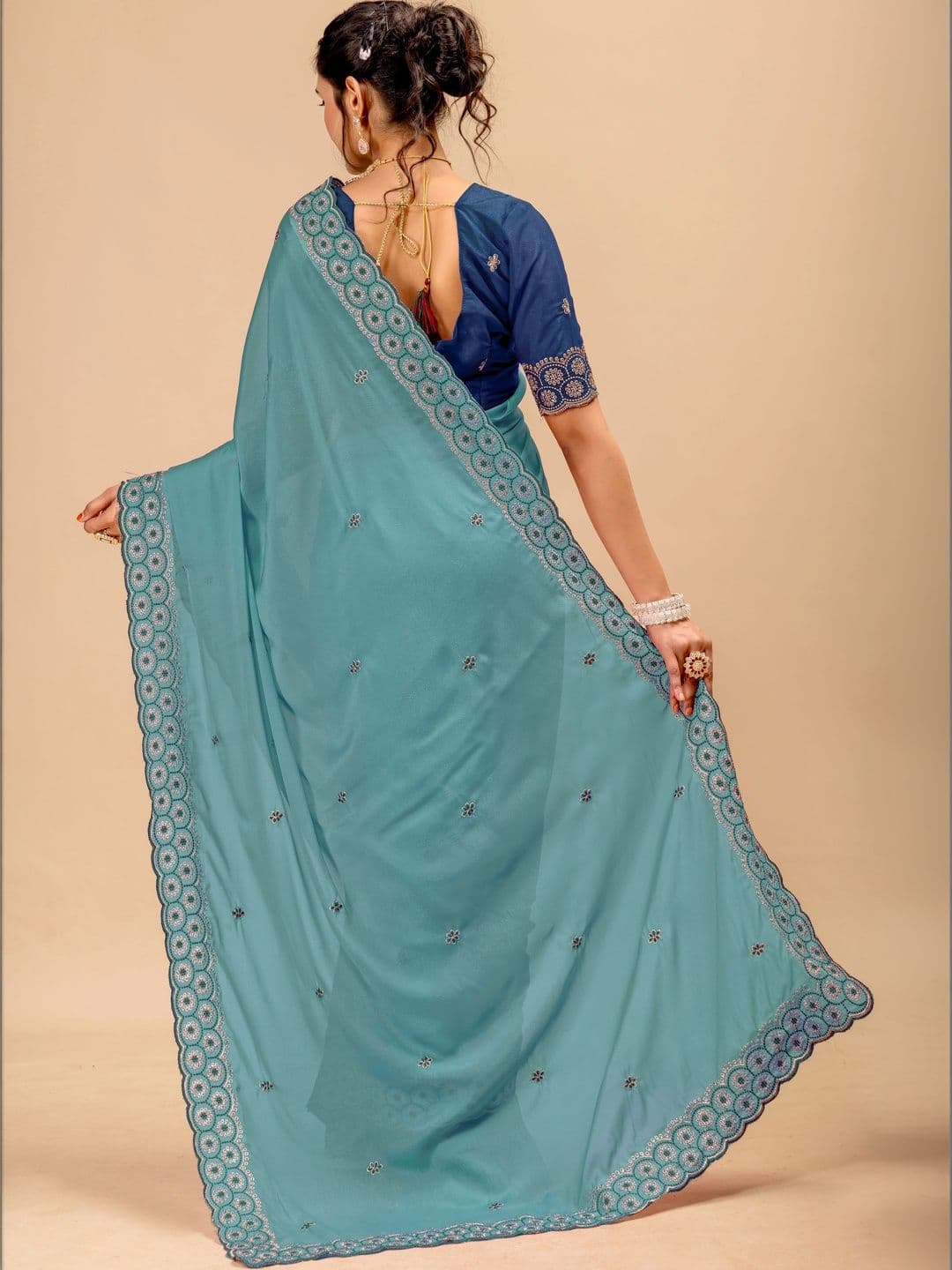 LabelVASTRA Embellished Embroidered Poly Georgette Saree thumbnail 3