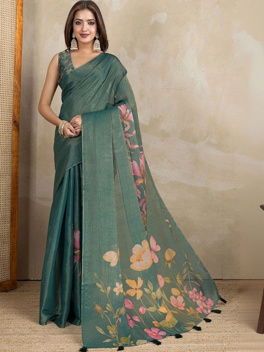 Kesarii Floral Zari Saree - view 1