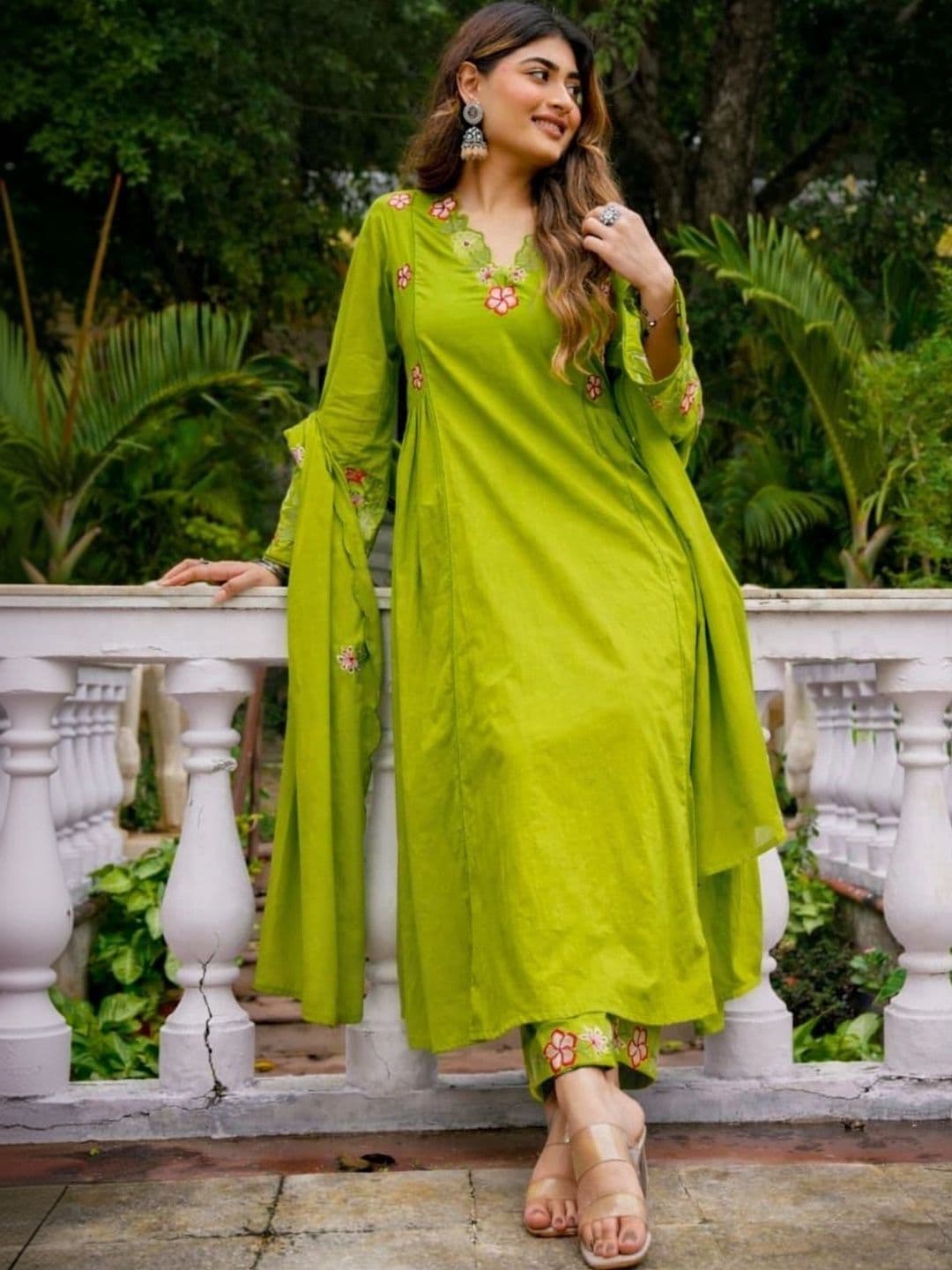 VASUPRADA Women Floral Embroidered Empire Thread Work Pure Cotton Kurta with Trousers & With Dupatta thumbnail 3
