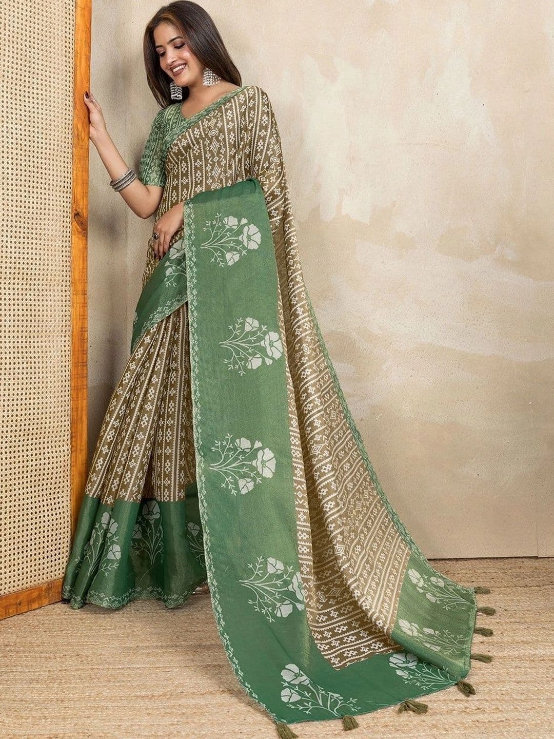 Kesarii Saree thumbnail 3