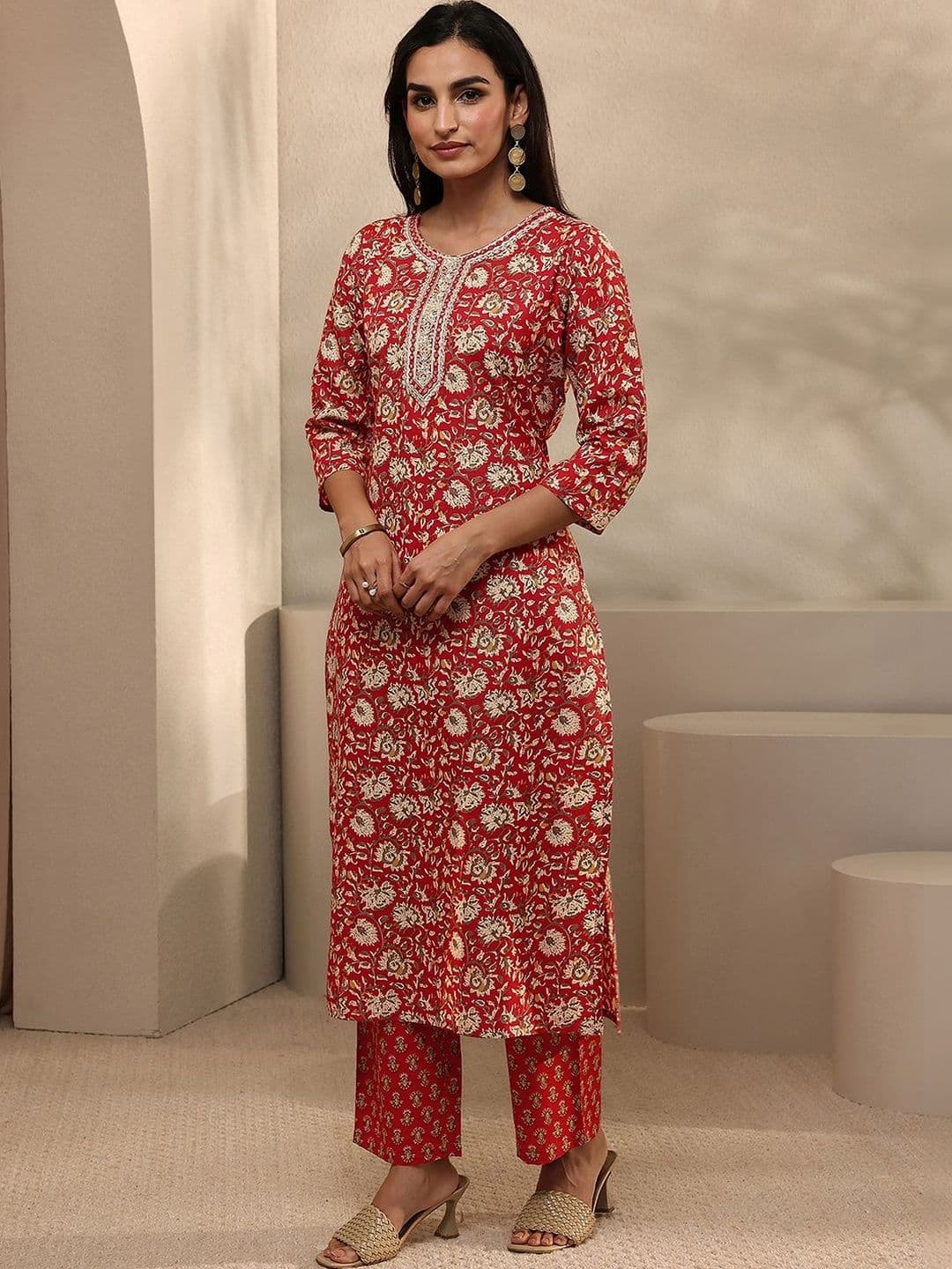 Gerua By Libas Women Floral Printed Regular Thread Work Kurta with Trousers & With Dupatta thumbnail 7