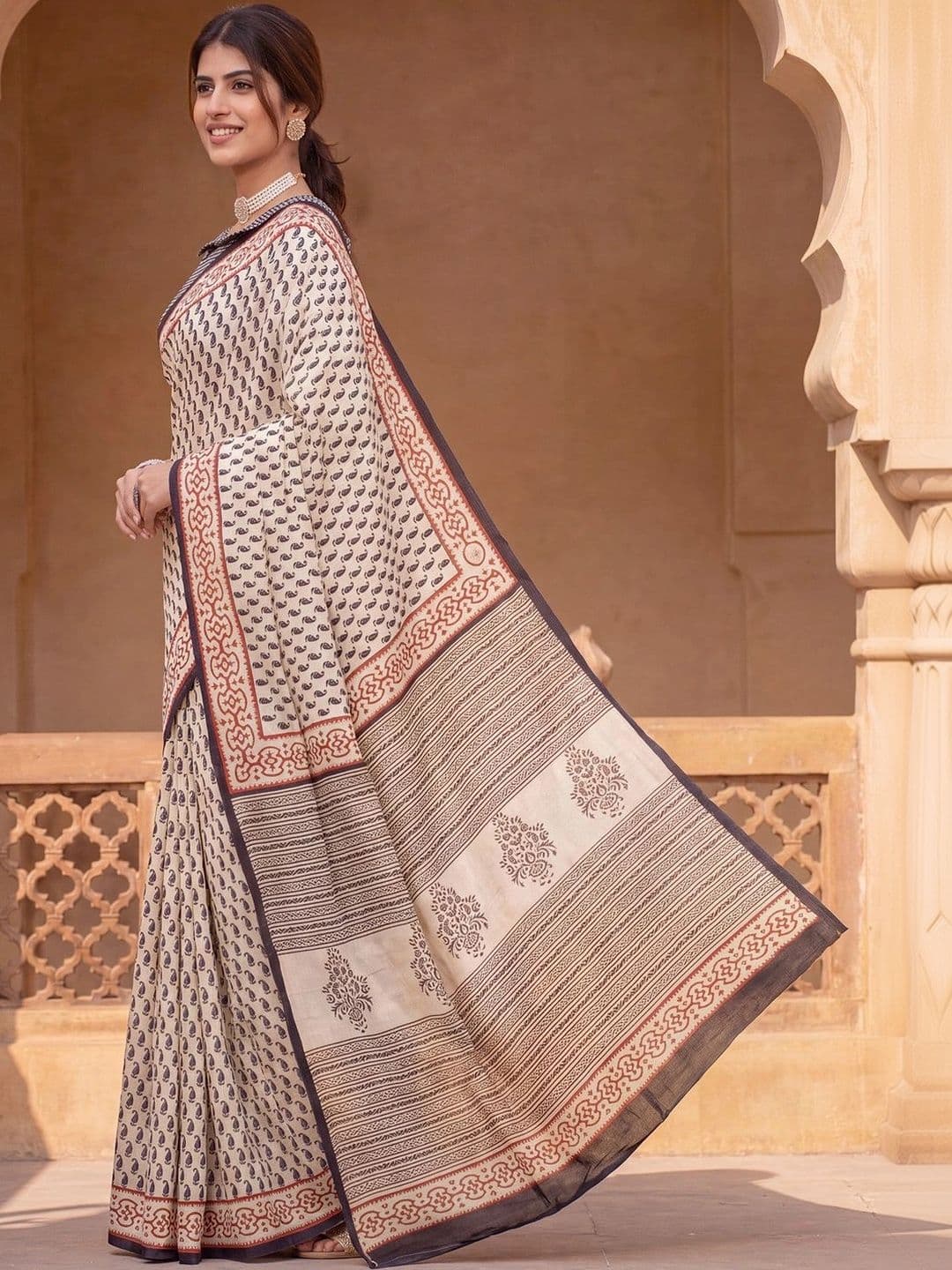 Anouk Bagh Art Silk Designer Block Print Saree thumbnail 5