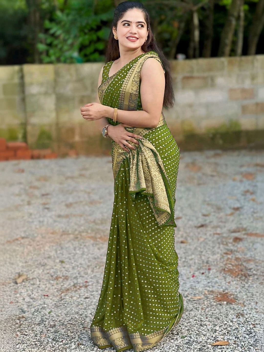 VS MALL Bandhani Zari Banarasi Saree thumbnail 3
