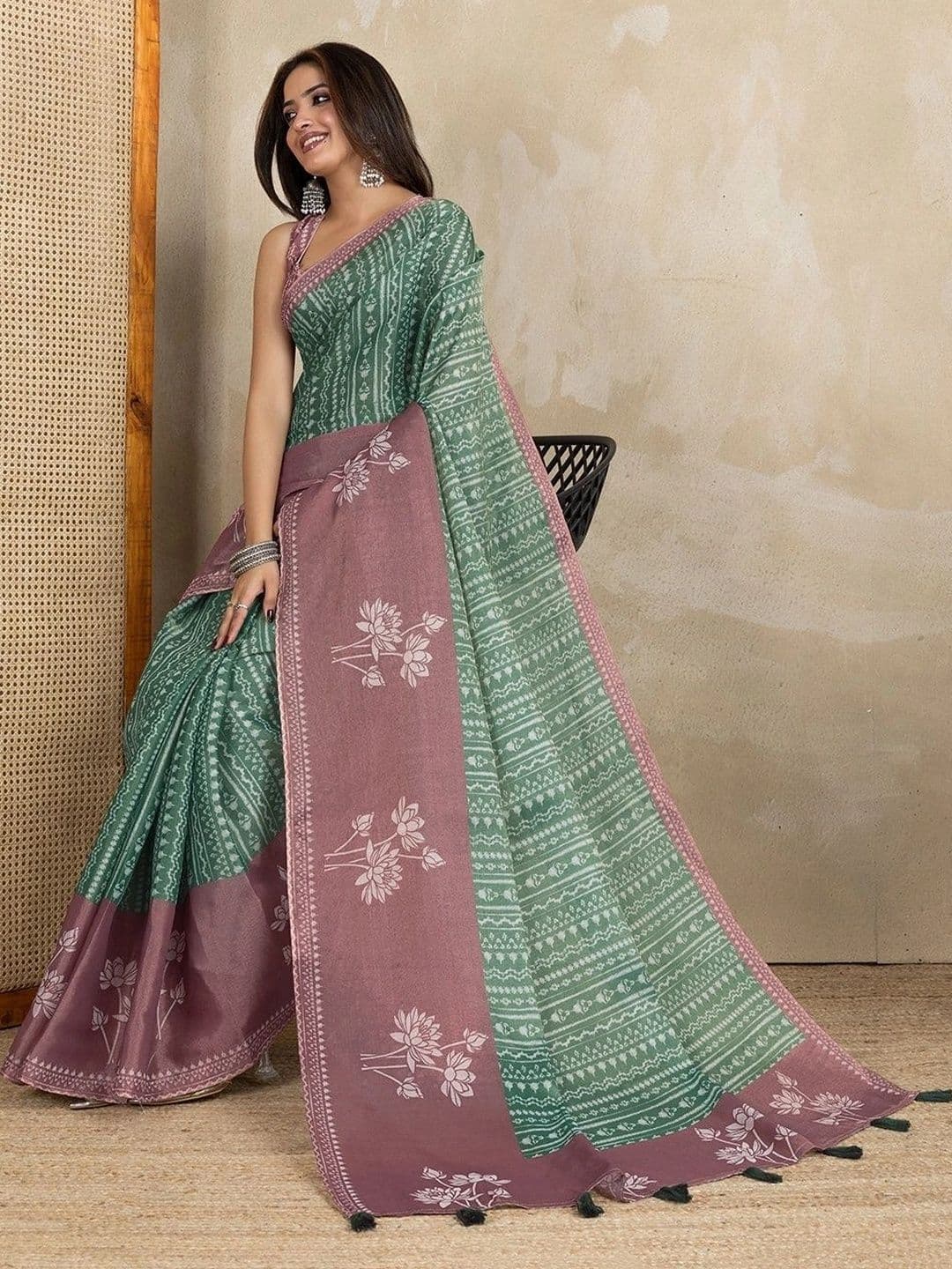 Kesarii Floral Saree thumbnail 5