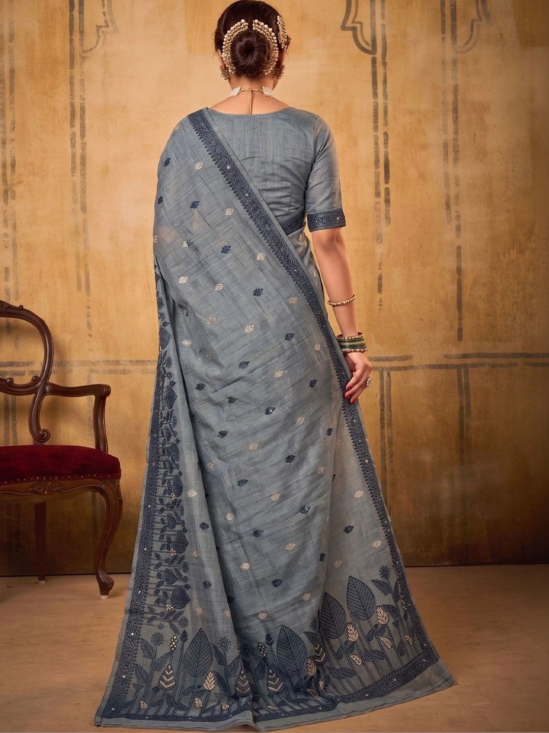 Dhaaga Ghar Floral Embroidered Designer Saree thumbnail 4