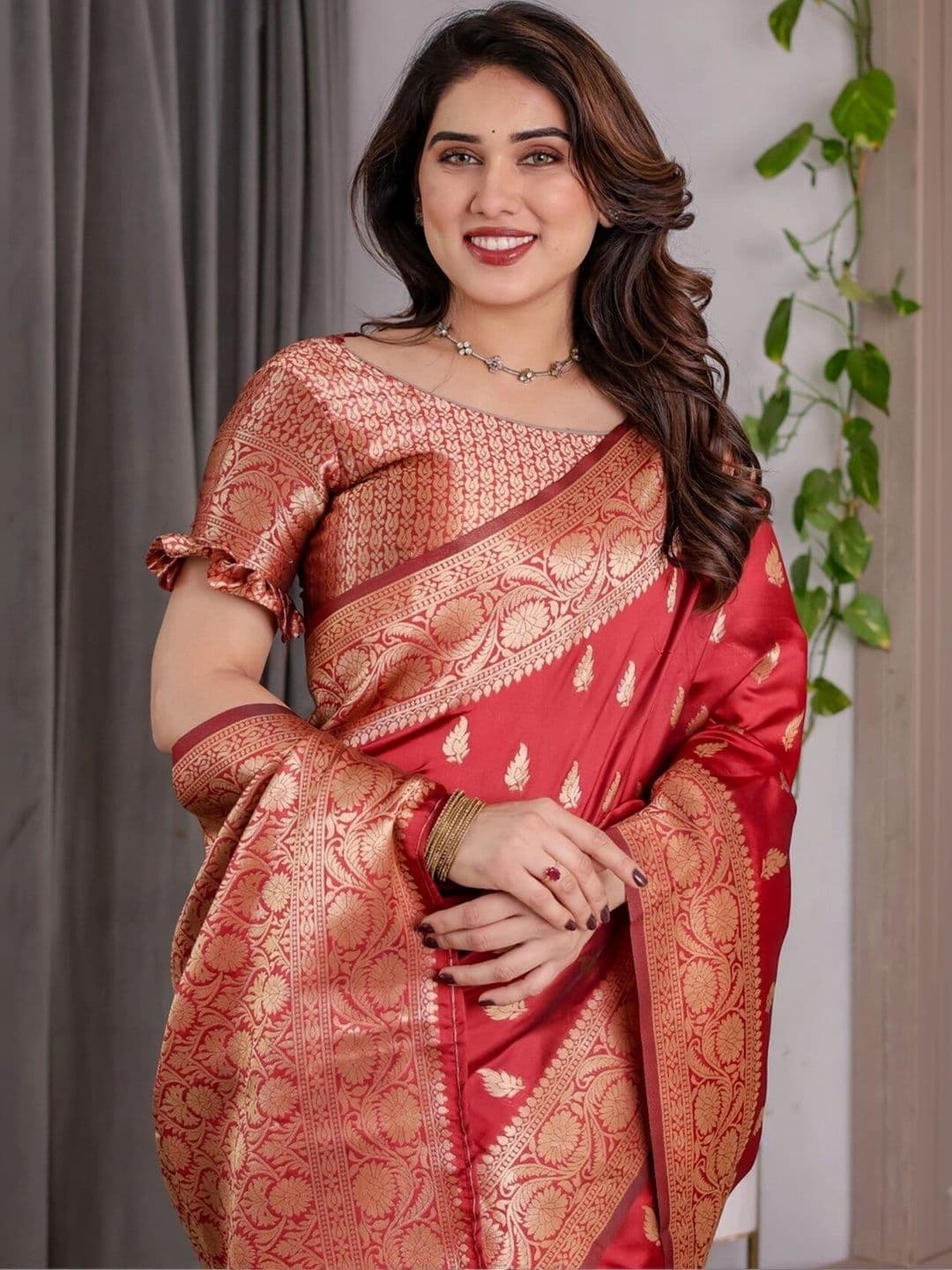 VS MALL Woven Design Zari Silk Cotton Banarasi Saree thumbnail 3