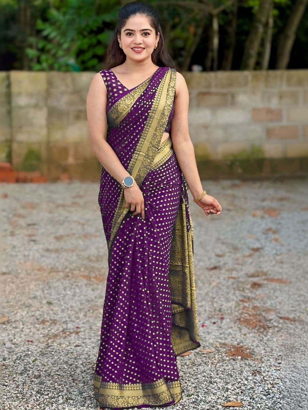VS MALL Polka Dot Zari Banarasi Saree thumbnail 2