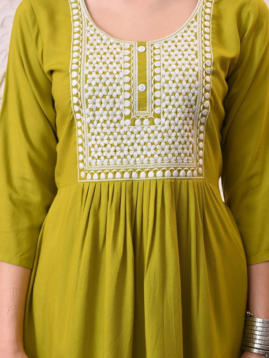 ROSHNI Women Ethnic Motifs Embroidered Empire Thread Work Kurti with Palazzos thumbnail 7