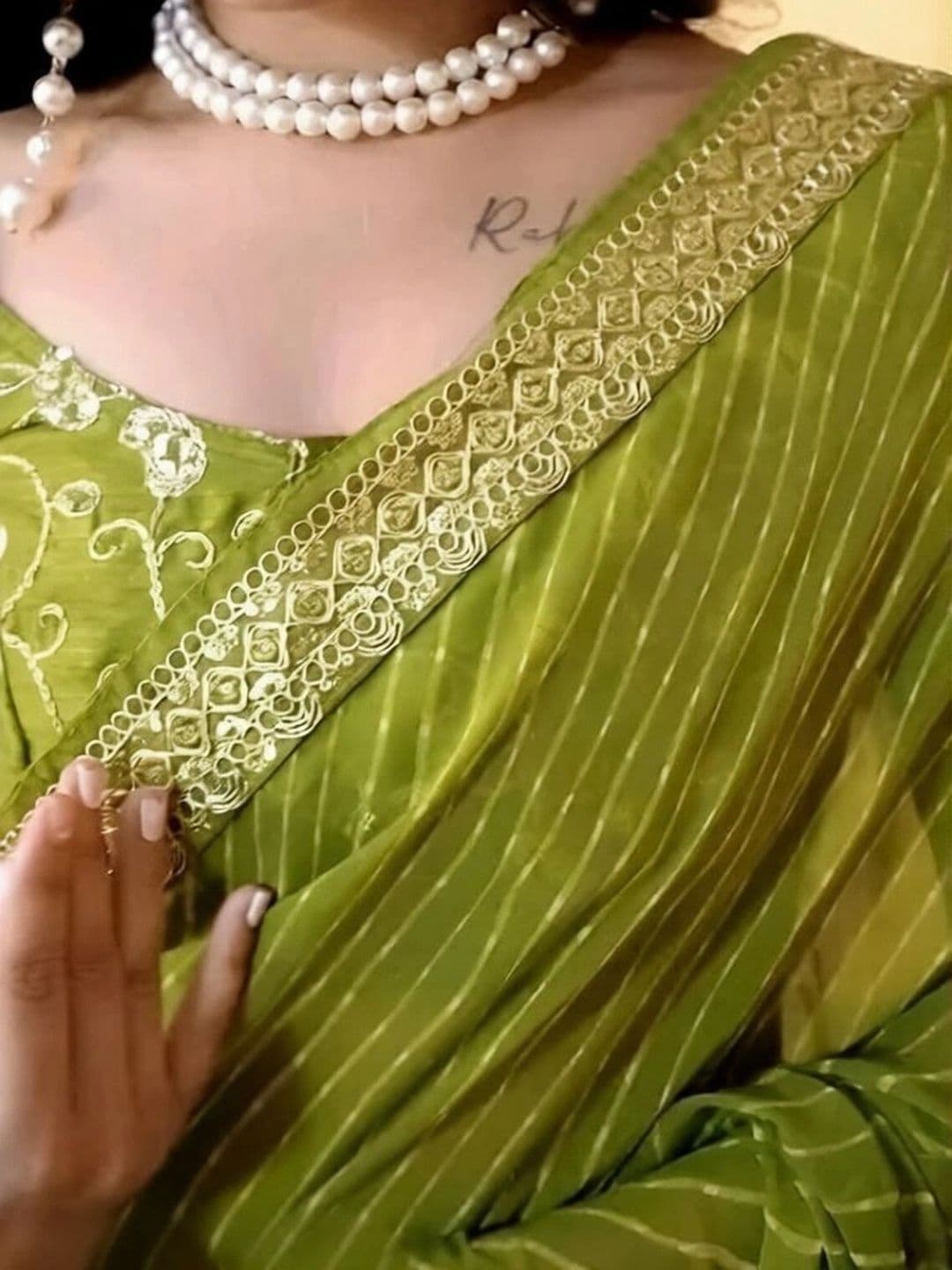 RENBRIZA Embroidered Poly Georgette Saree - view 1