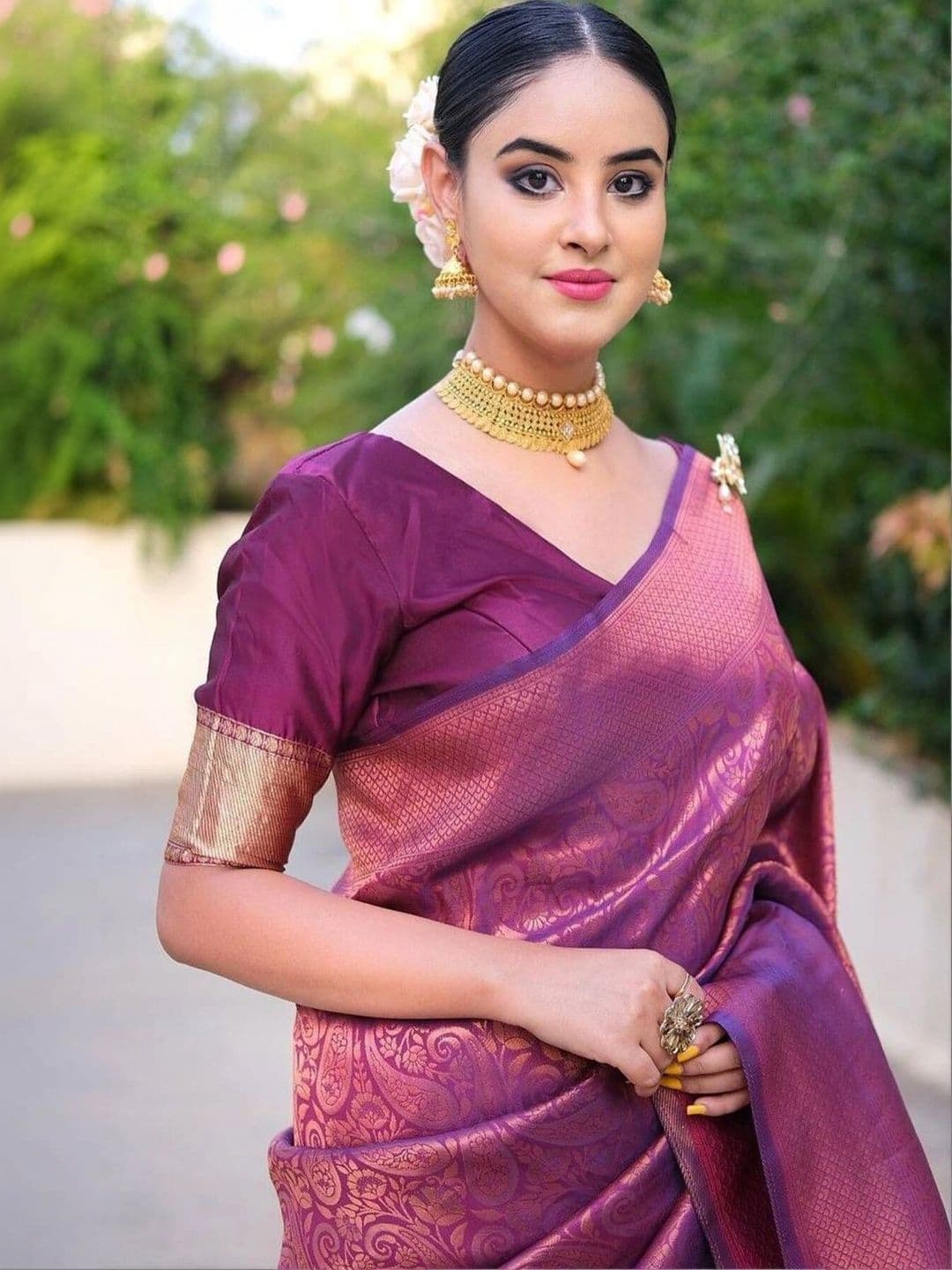 VS MALL Ethnic Motifs Zari Banarasi Saree thumbnail 4