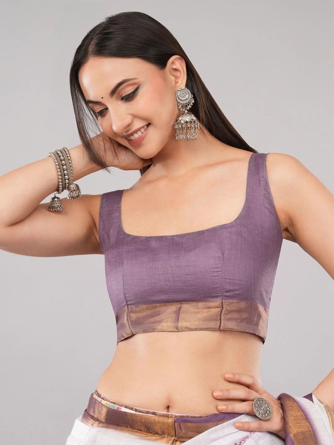 SAMANTHA Floral Zari Linen Blend Belted Saree thumbnail 2