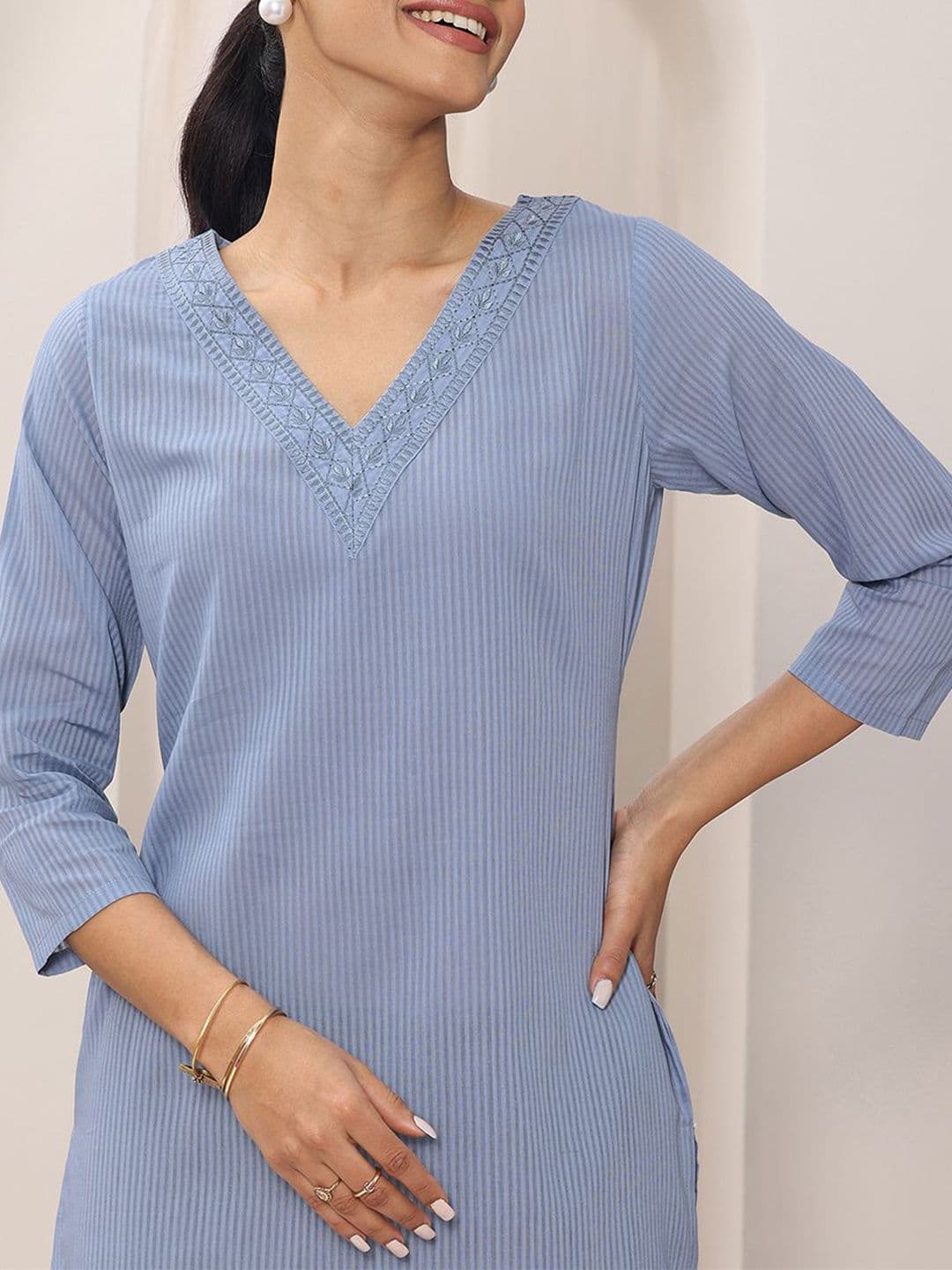Libas Women Blue Printed Cotton Straight Kurta thumbnail 6