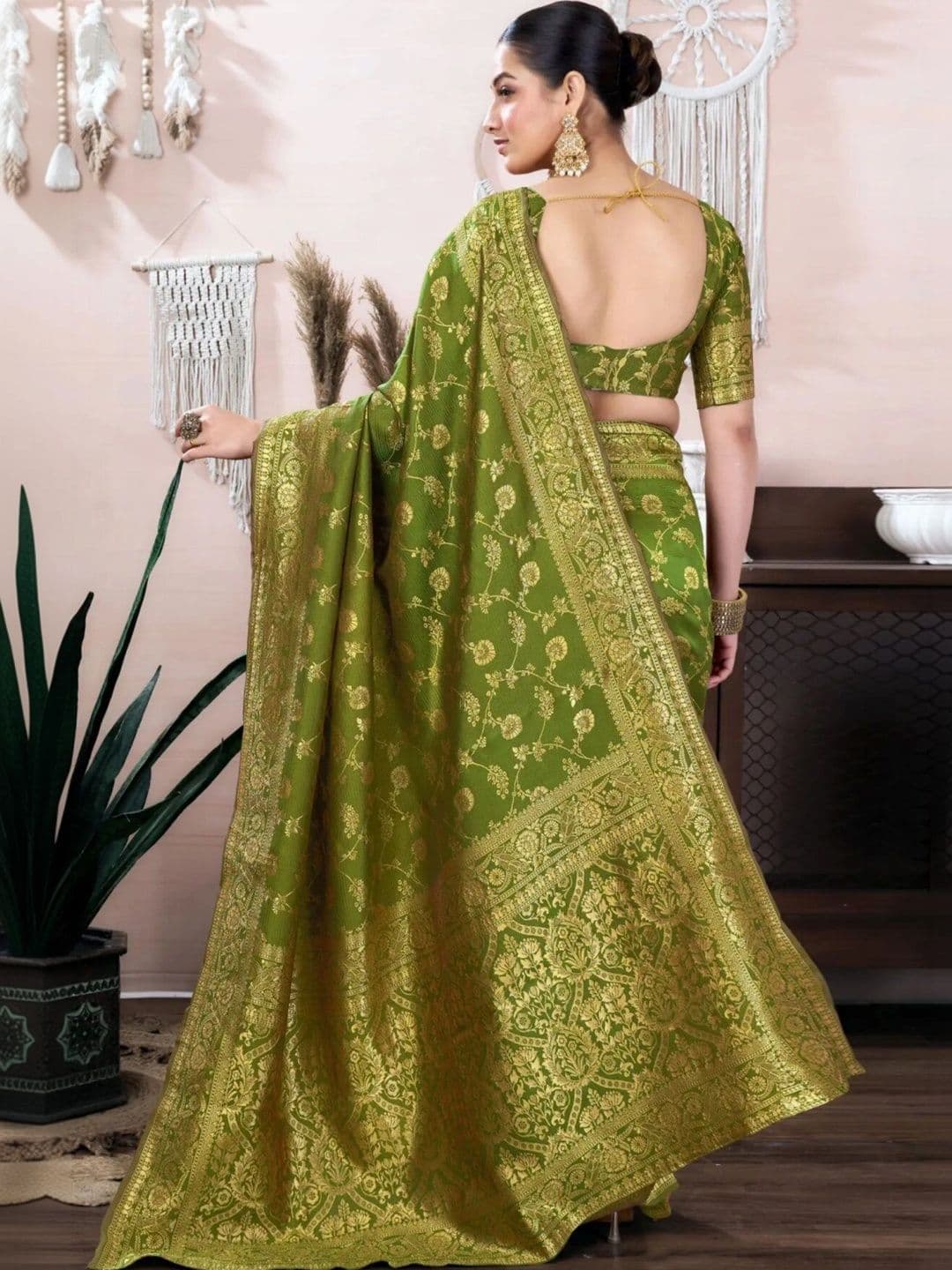 VS MALL Ethnic Motifs Zari Banarasi Saree thumbnail 5