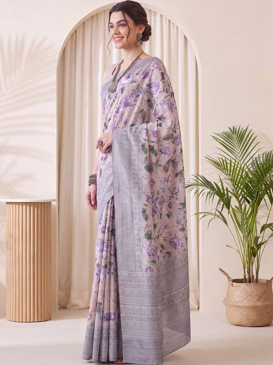 Anouk Floral Embroidered Silk Blend Designer Saree thumbnail 2