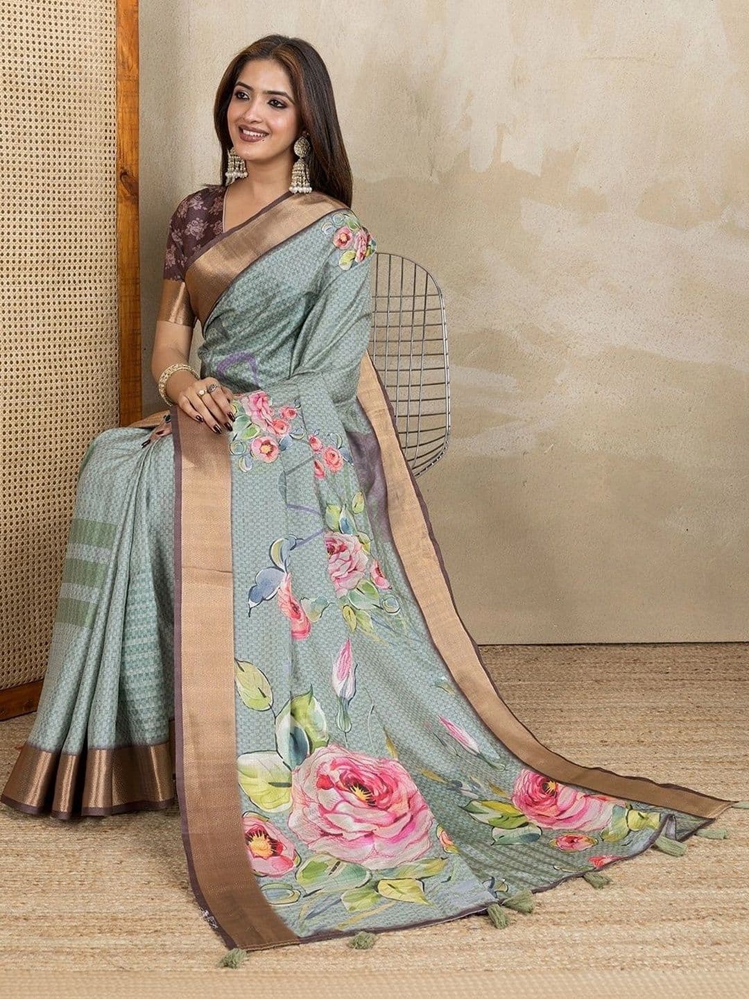 Kesarii Floral Saree thumbnail 2