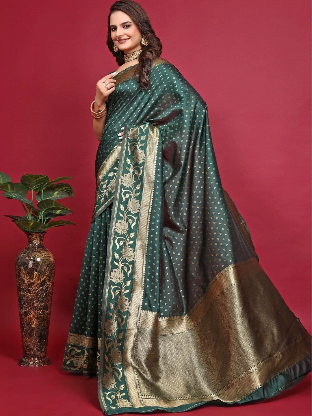 VS MALL Floral Zari Banarasi Saree thumbnail 5