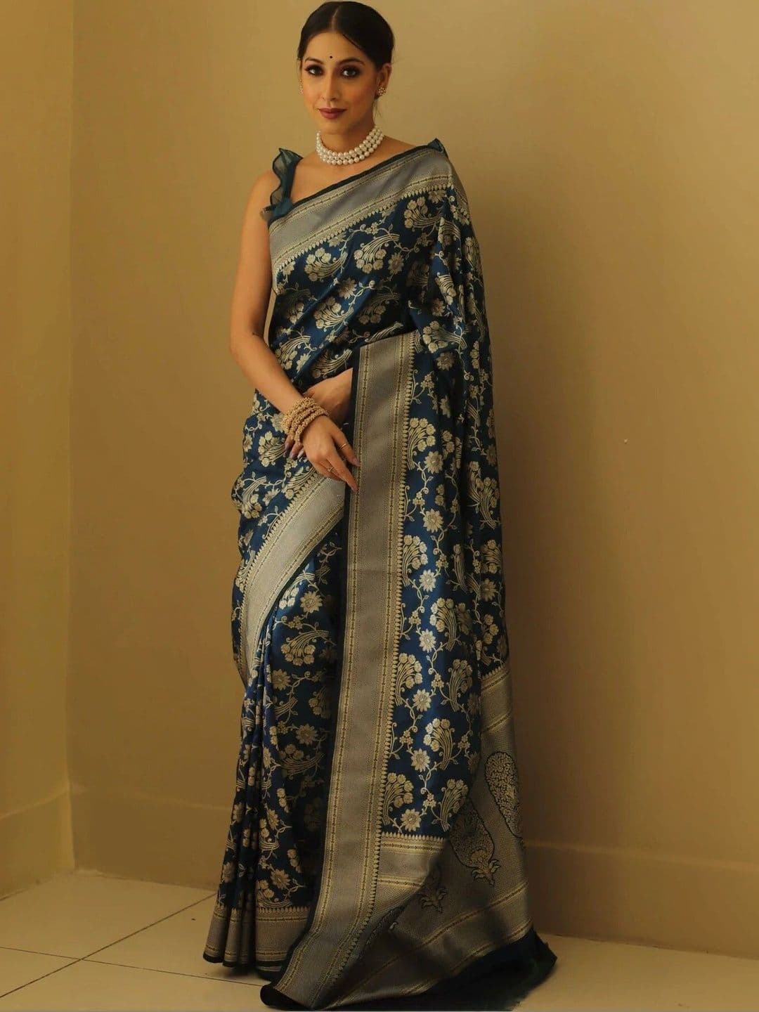 VS MALL Woven Design Zari Banarasi Saree - view 1