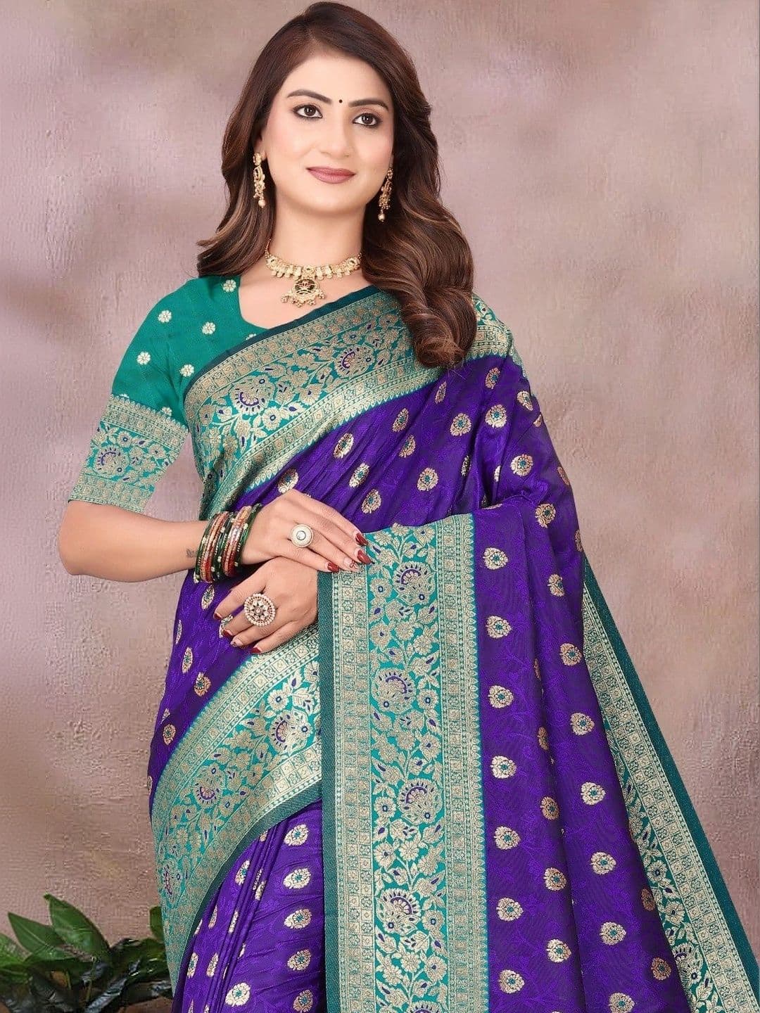 Dreamposhak Zari Satin Banarasi Saree thumbnail 4