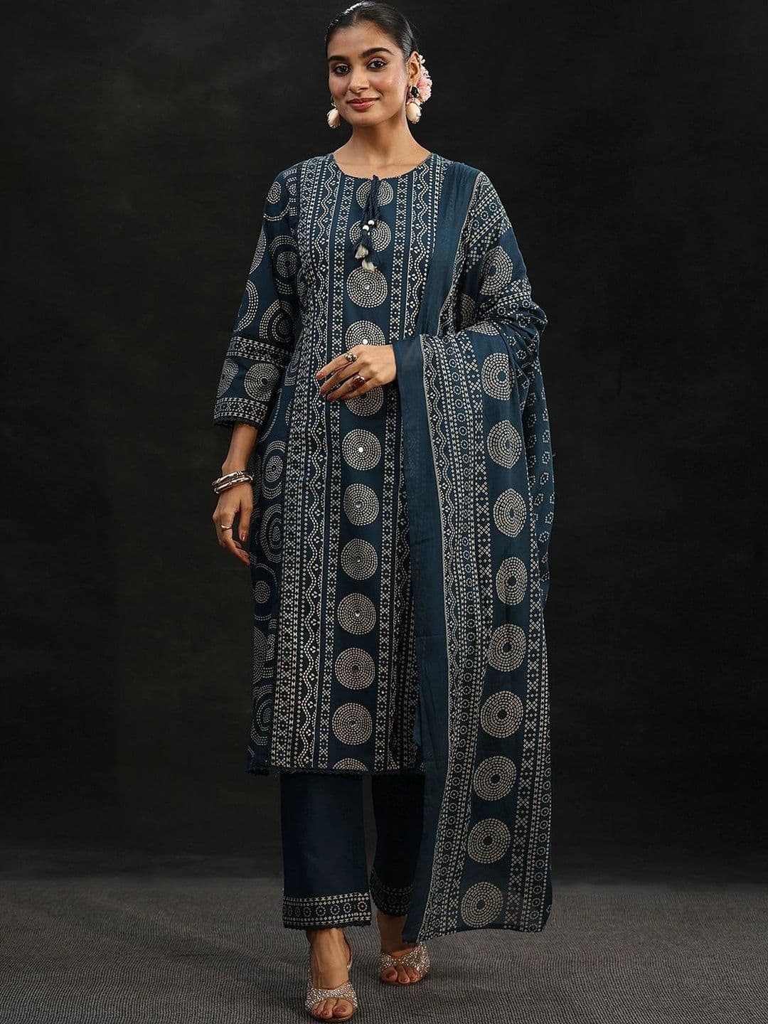 Libas Women Ethnic Motifs Printed Regular Mirror Work Kurta with Trousers & With Dupatta thumbnail 2