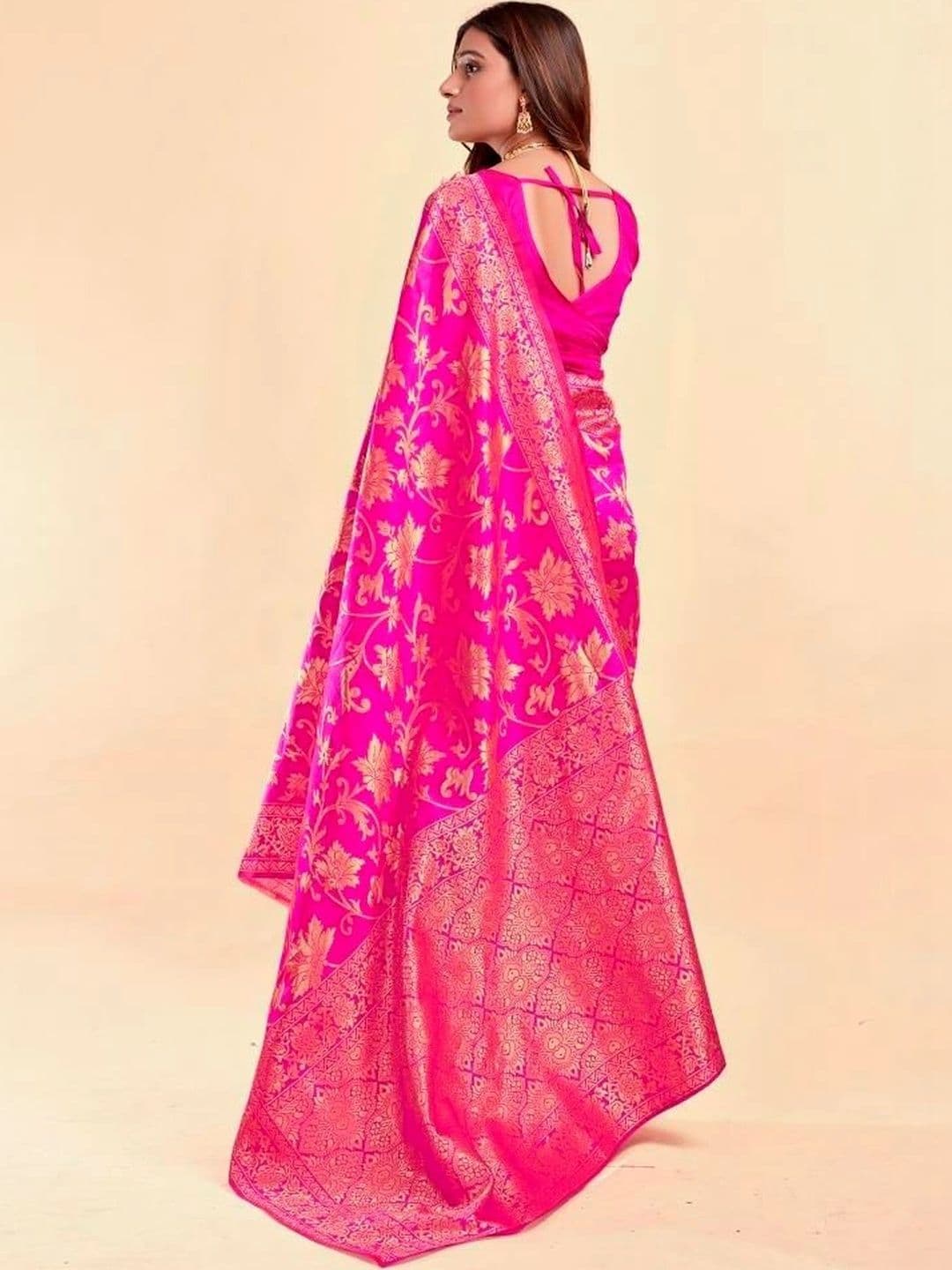 wearsquad Floral Zari Art Silk Banarasi Saree thumbnail 3