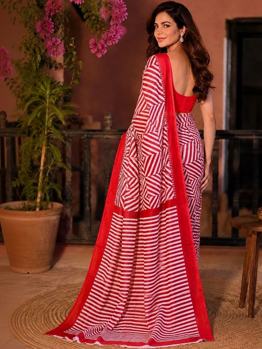 Lovwear Floral Pure Cotton Handloom Ikat Saree thumbnail 4