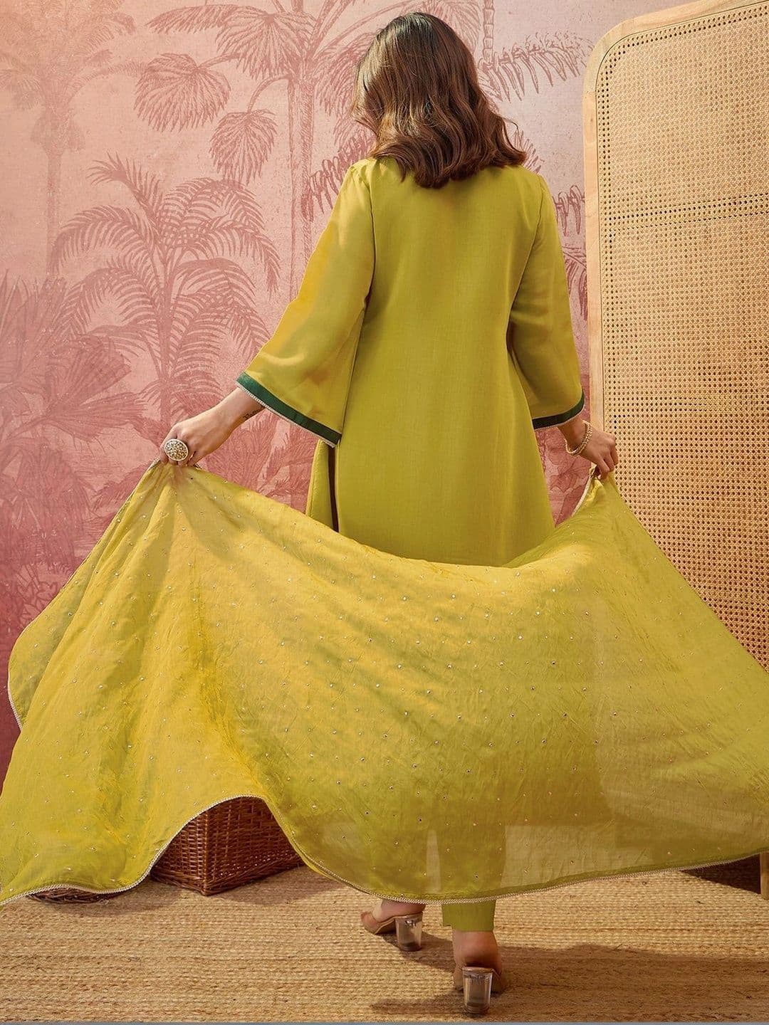 House of Pataudi Women Ethnic Motifs Embroidered Empire Thread Work Kurta with Trousers & With Dupatta thumbnail 3