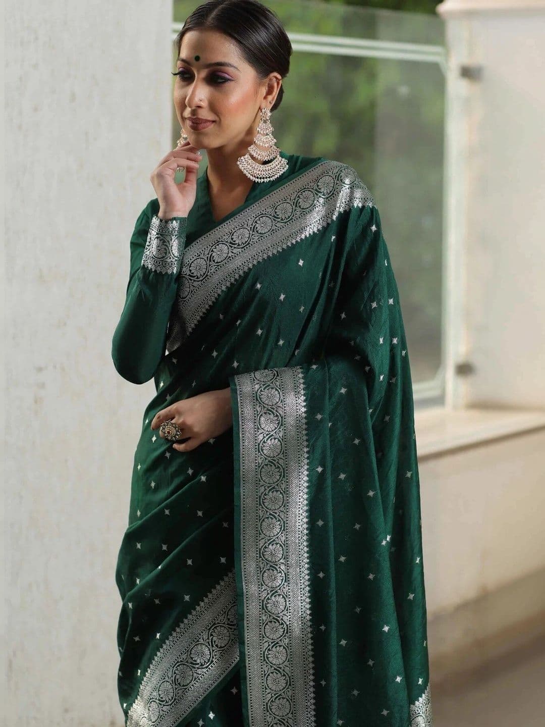 VS MALL Ethnic Motifs Zari Banarasi Saree thumbnail 2