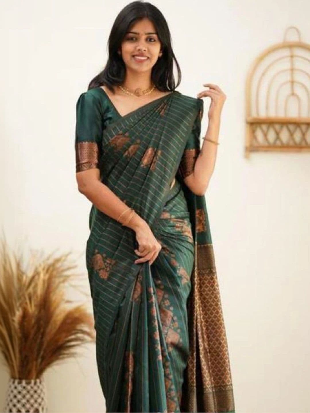 VS MALL Floral Zari Banarasi Saree - view 1