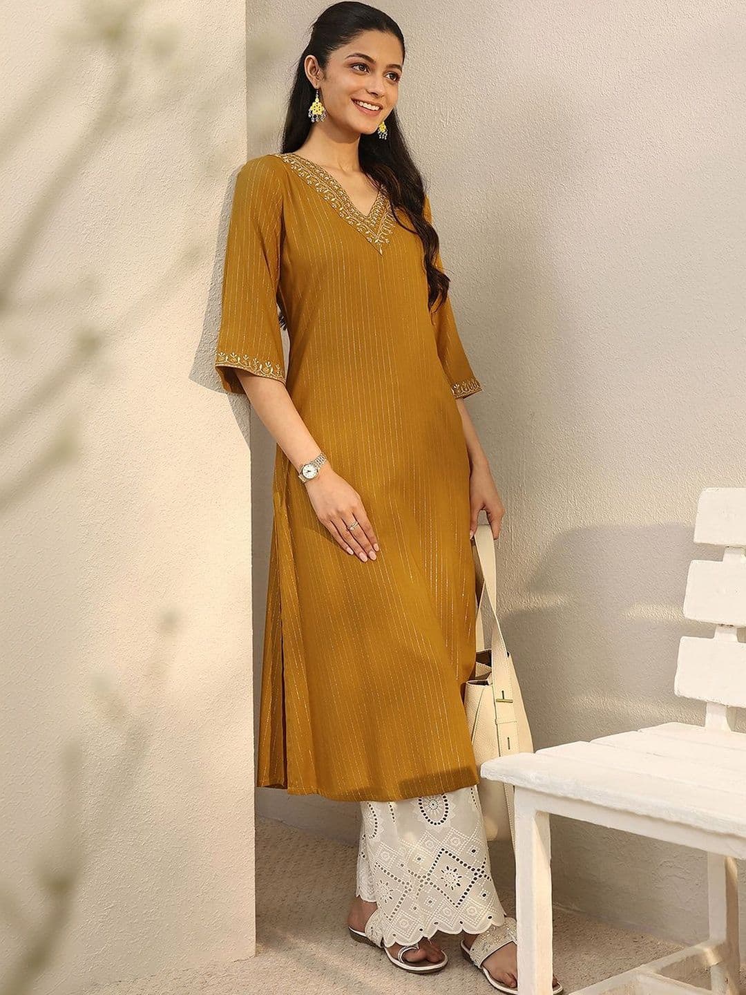 Libas Women Embroidered Thread Work Kurta - view 1