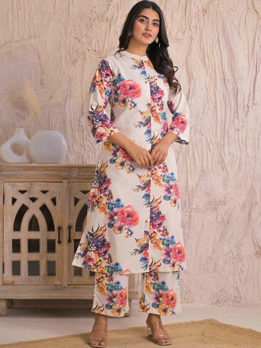 SAANWRI Women Floral Printed Floral Kurta thumbnail 3